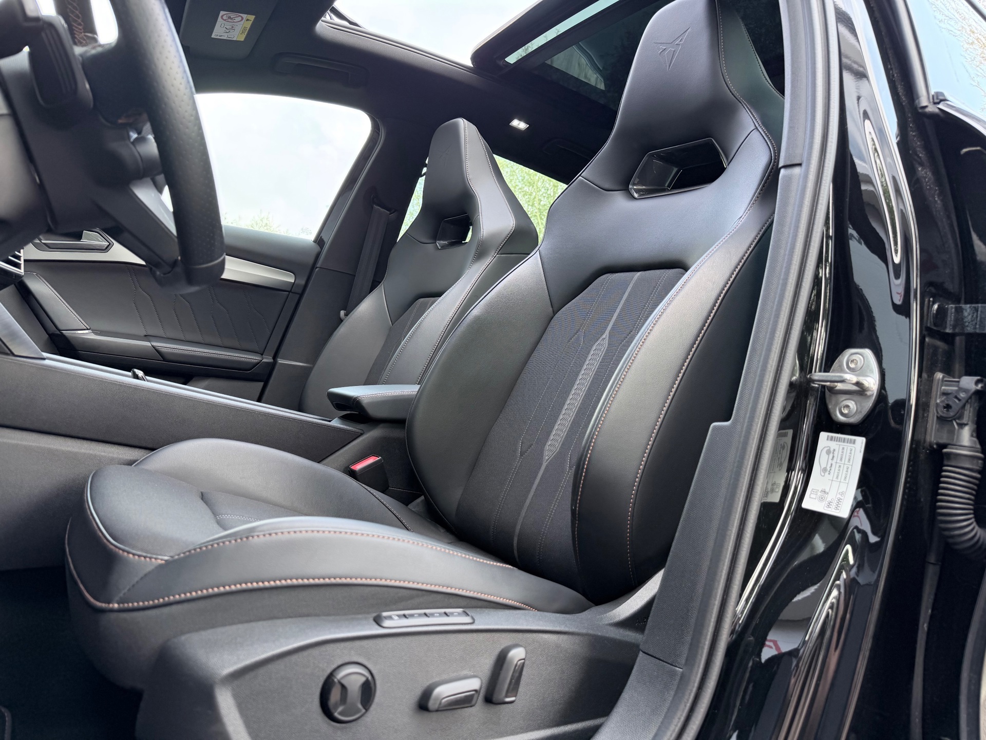 CUPRA Formentor 1.4 e-Hybrid VZ Performance (2023), foto 11