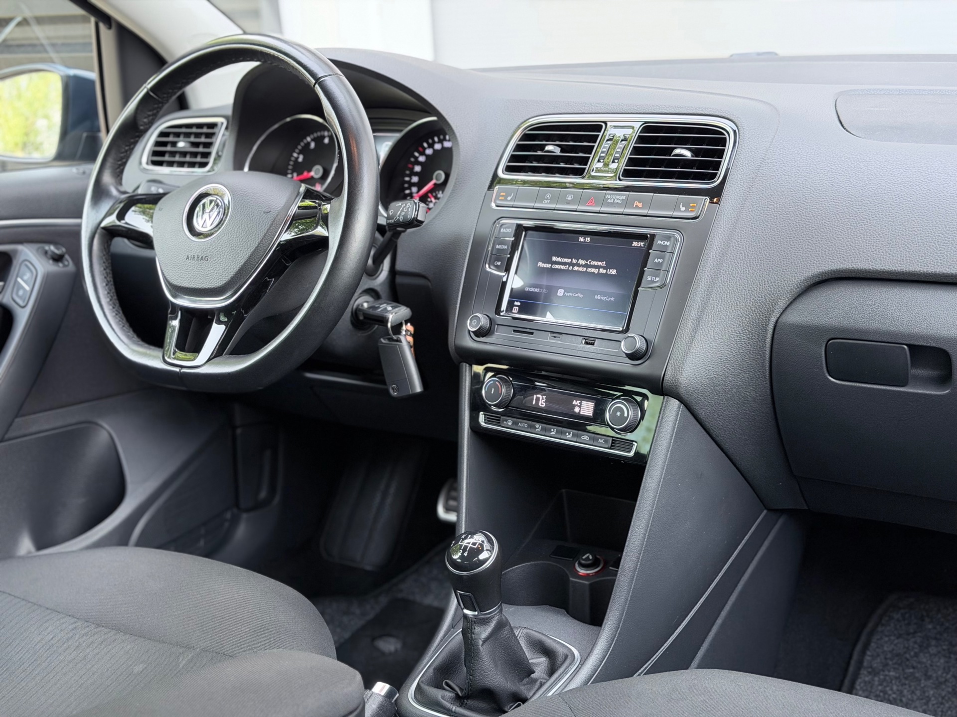 Volkswagen Polo 1.2 TSI Comfortline Business R (2017), foto 11