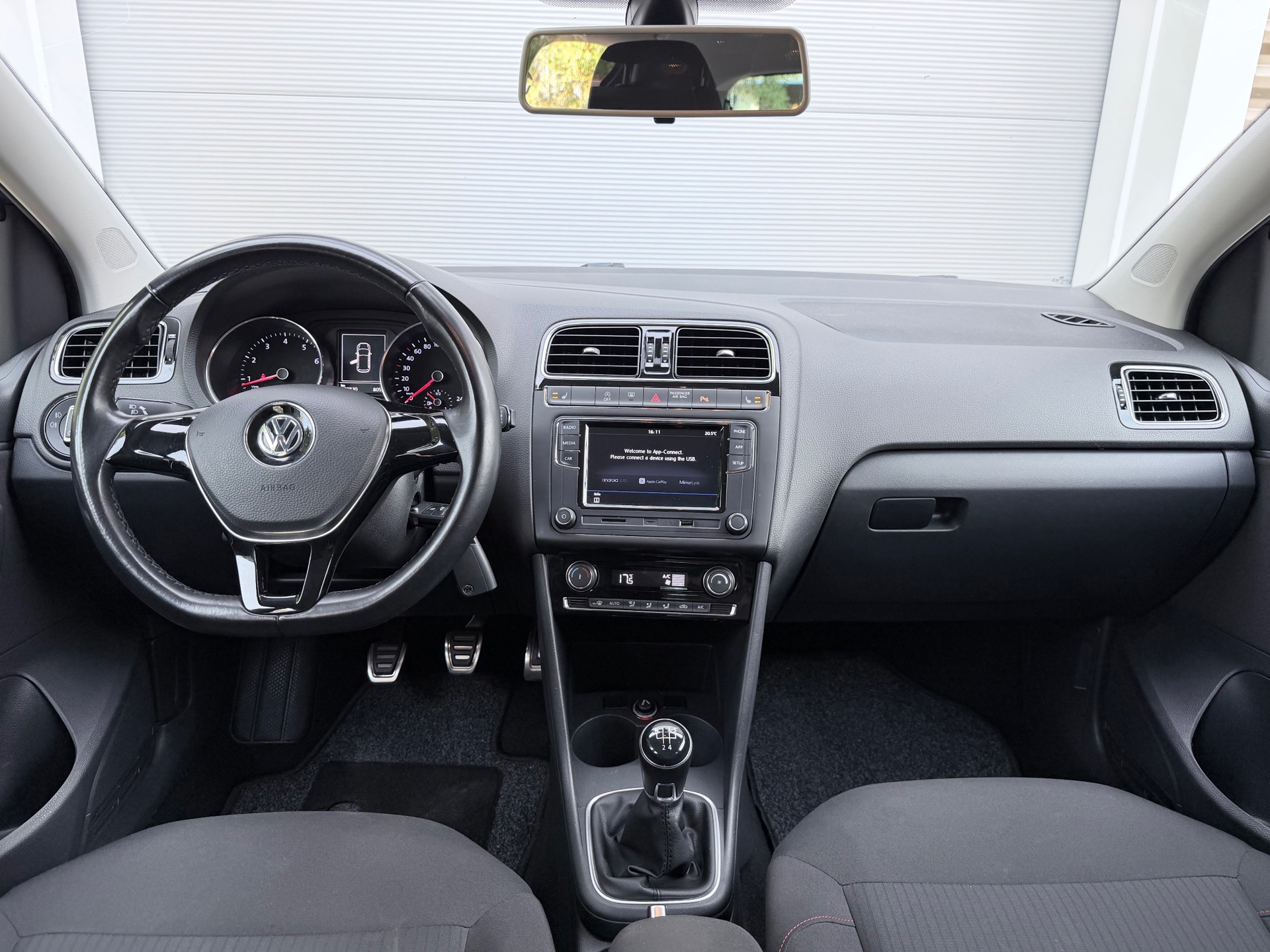 Volkswagen Polo 1.2 TSI Comfortline Business R (2017), foto 7