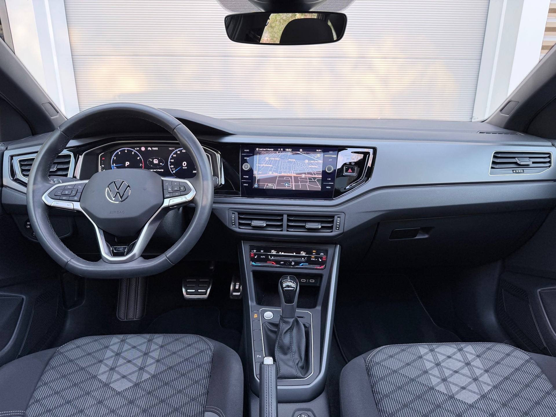 Volkswagen Taigo 1.5 TSI R-Line (2023), foto 9