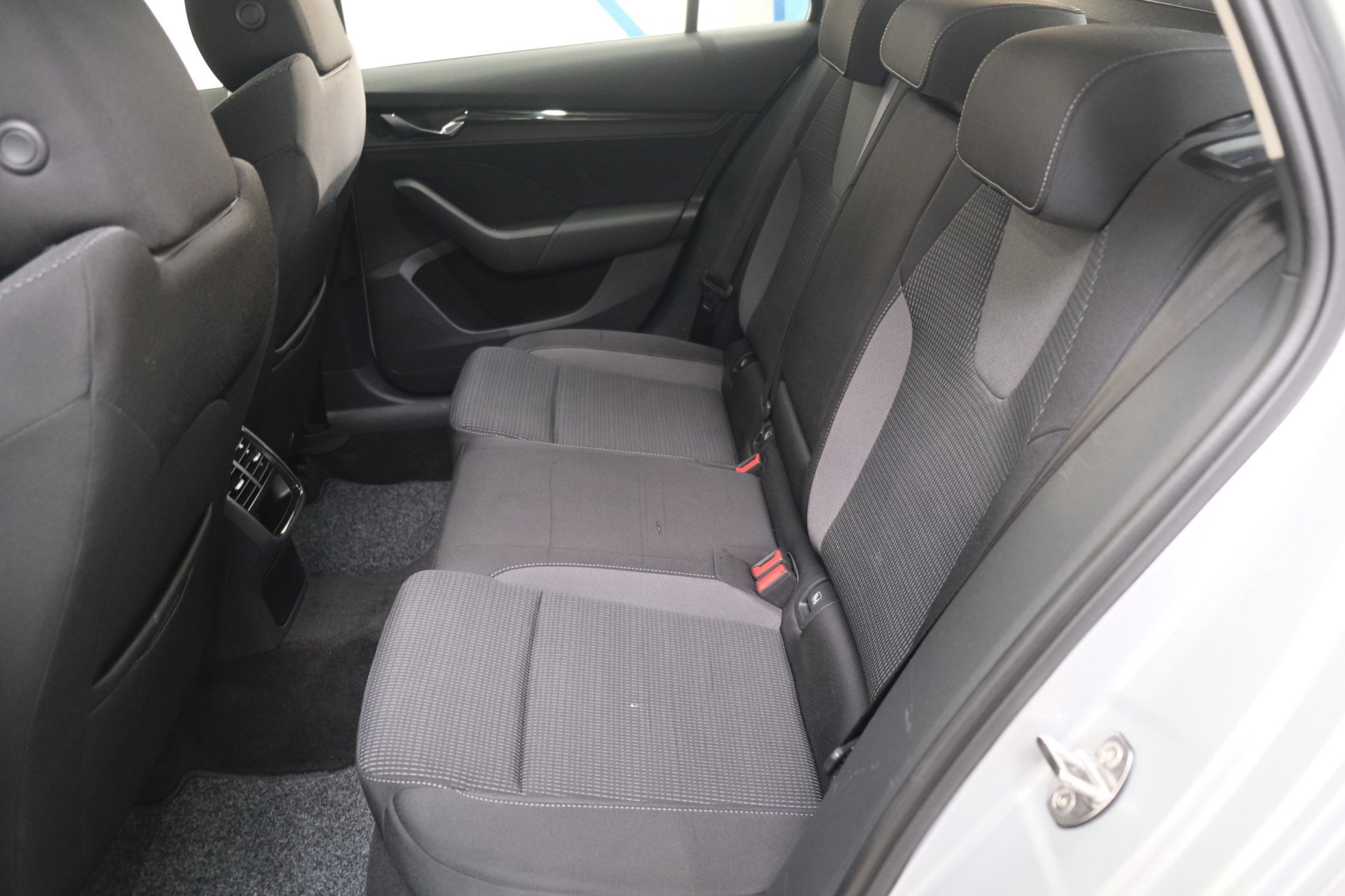 Skoda Octavia Combi 1.5 e-TSI Business Edition (2022), foto 11