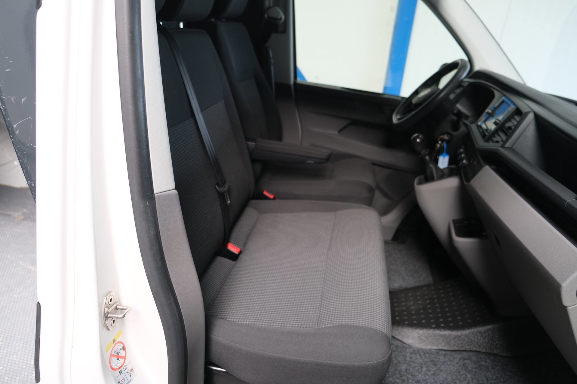 Volkswagen Transporter 2.0 TDI L1H1 26 (2021), foto 6