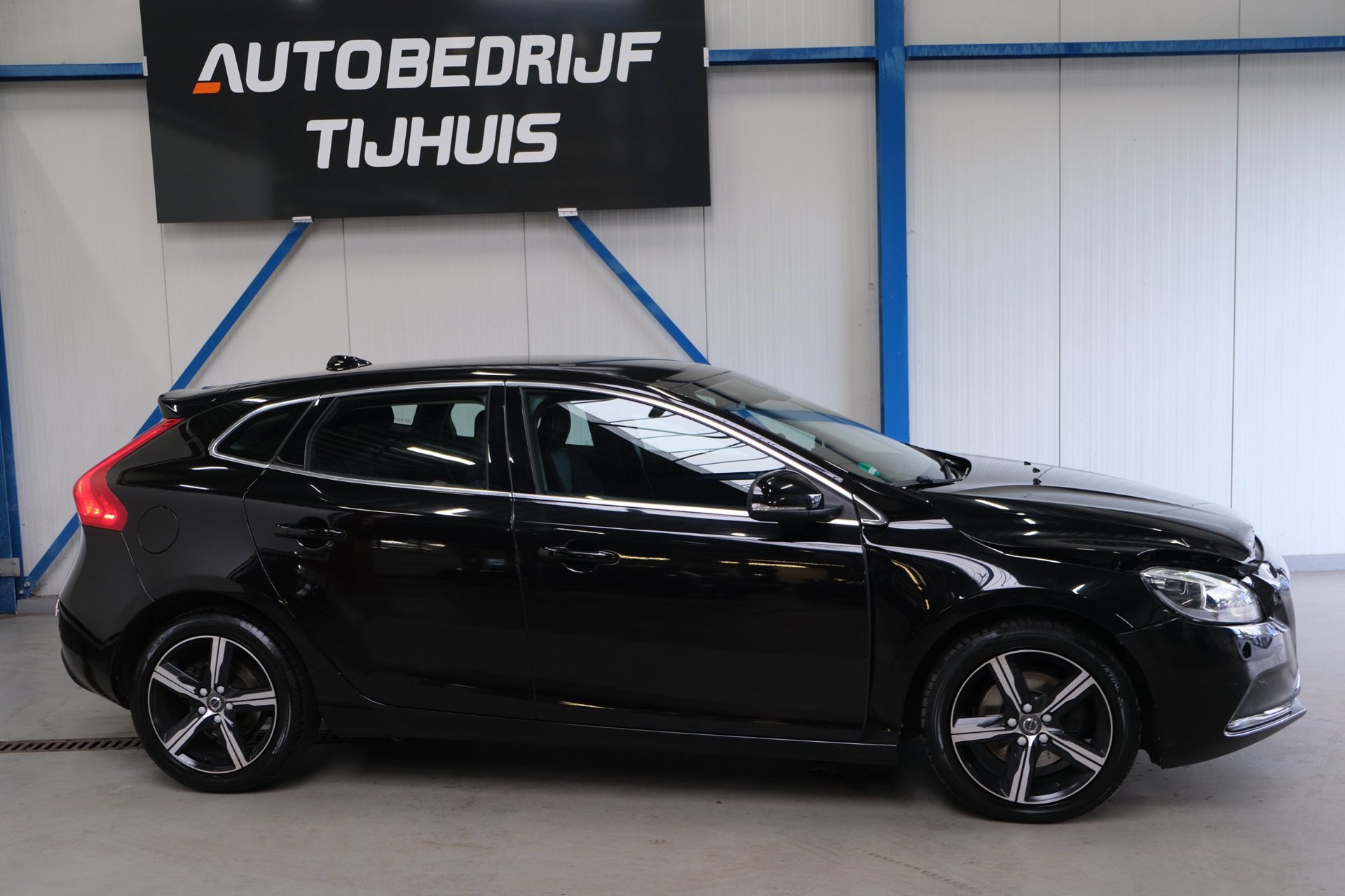 Volvo V40 2.0 T3 Nordic (2016), foto 2