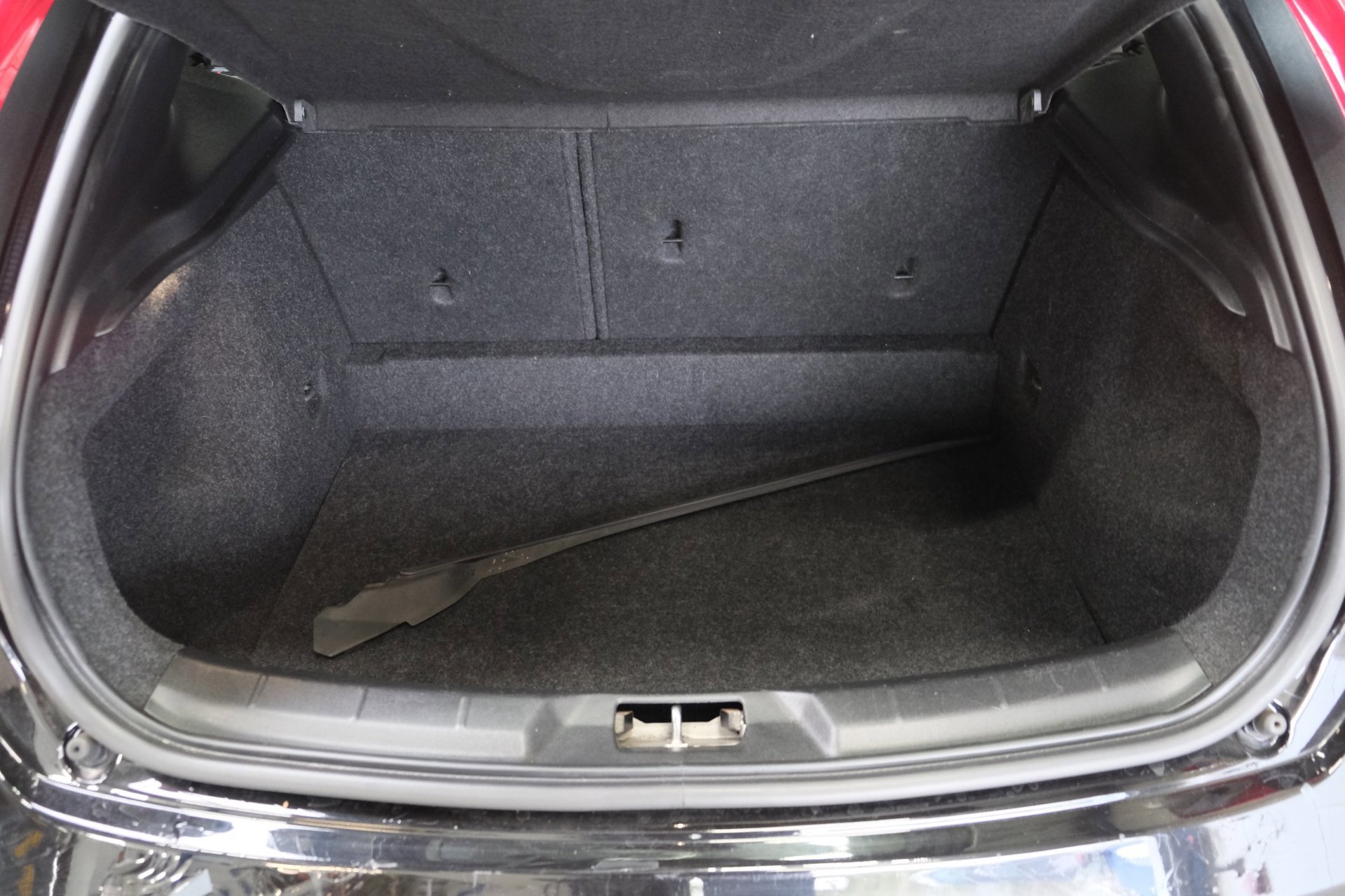 Volvo V40 2.0 T3 Nordic (2016), foto 13
