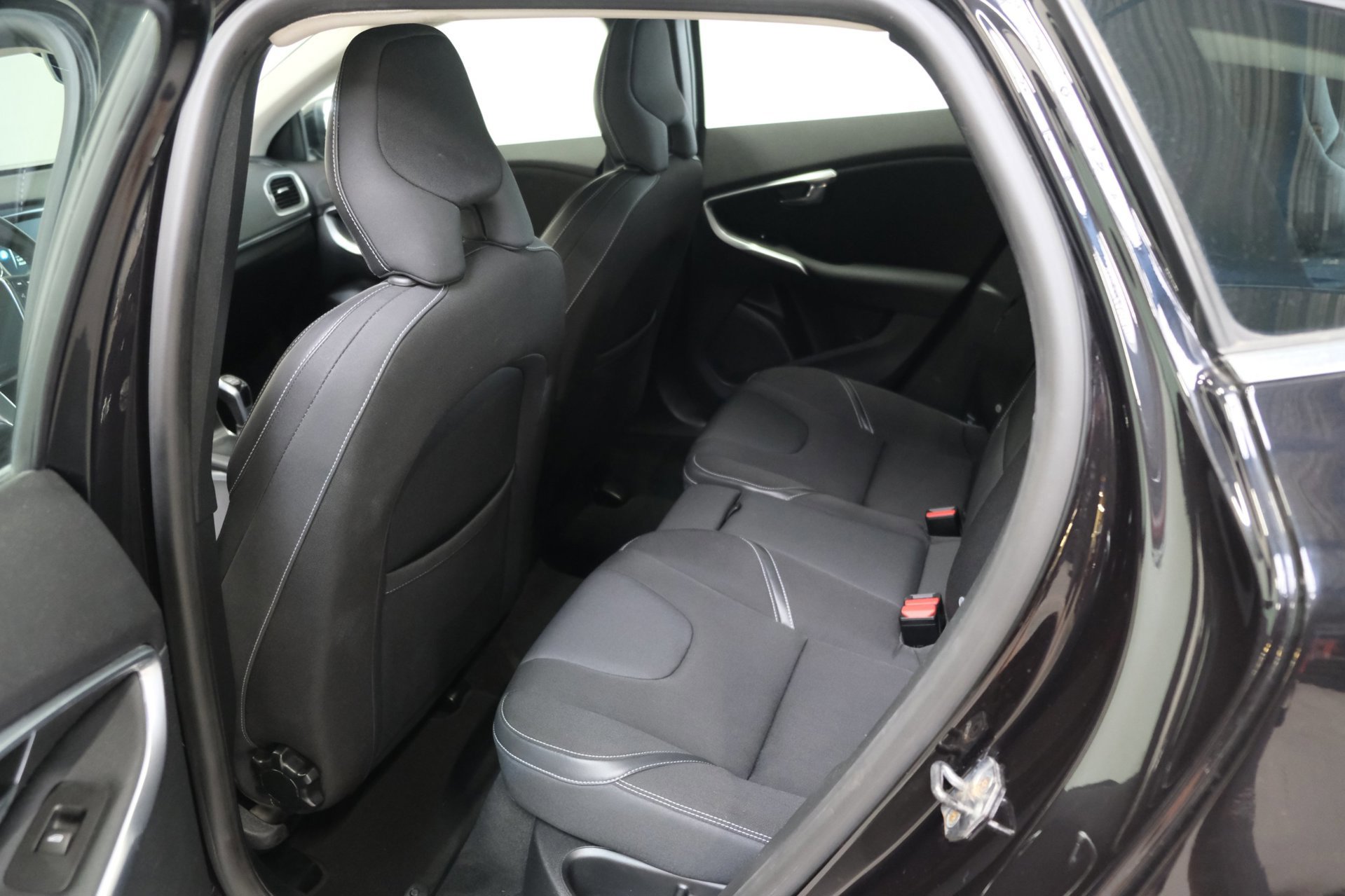 Volvo V40 2.0 T3 Nordic (2016), foto 17