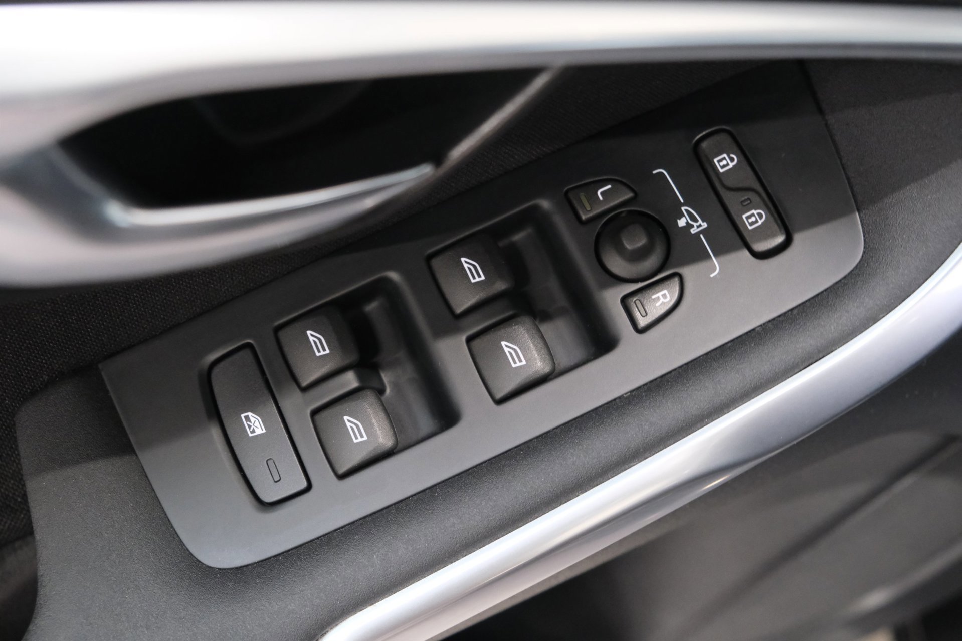 Volvo V40 2.0 T3 Nordic (2016), foto 19