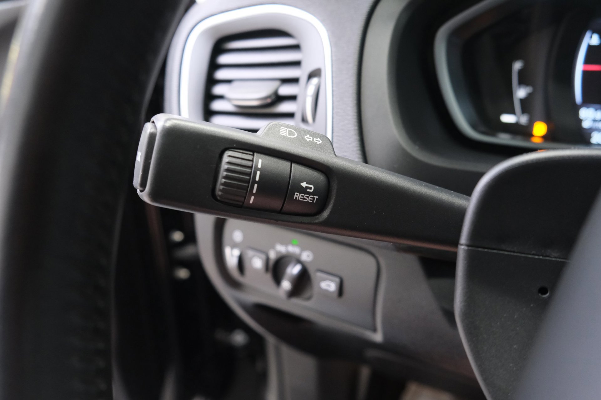 Volvo V40 2.0 T3 Nordic (2016), foto 31