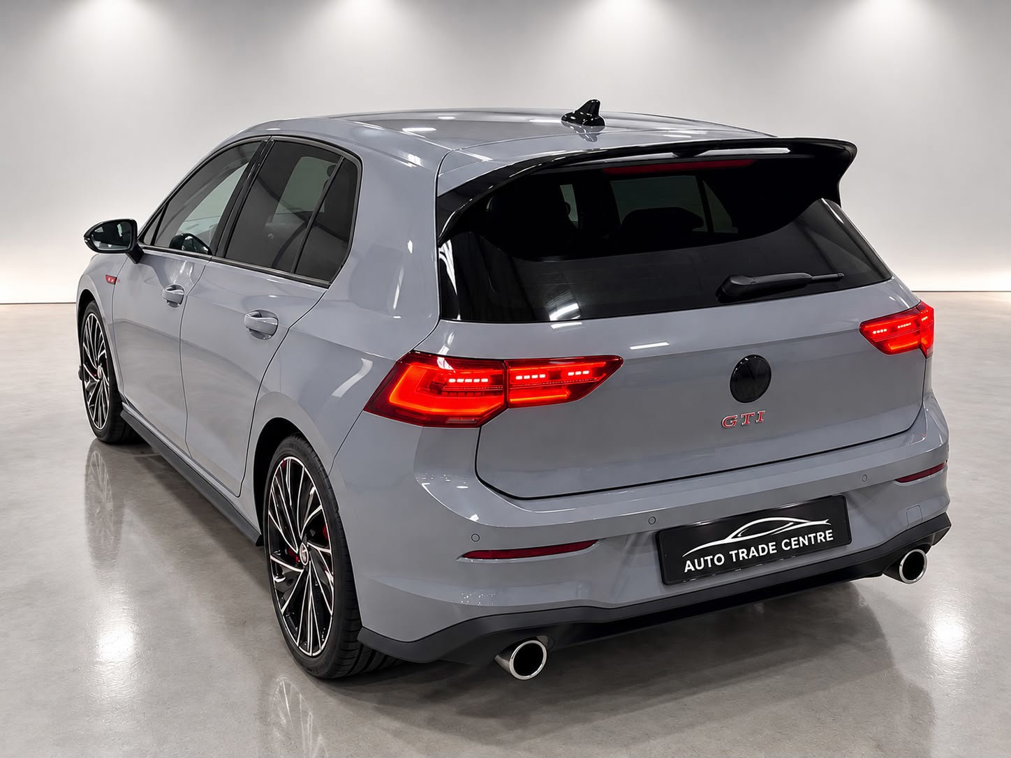 Volkswagen Golf 2.0 TSI GTI (2022), foto 3