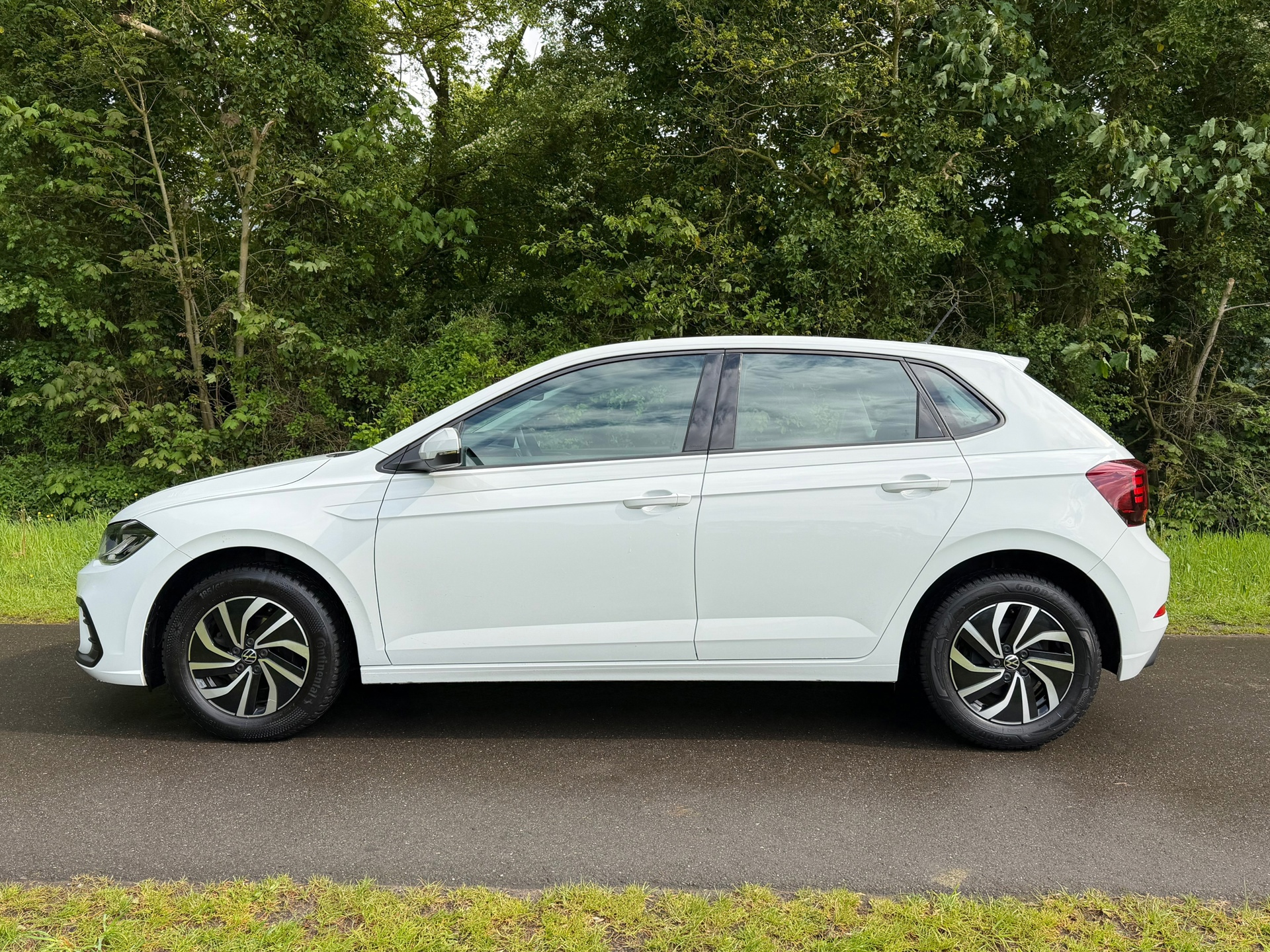 Volkswagen Polo 1.0 TSI Life (2022), foto 2