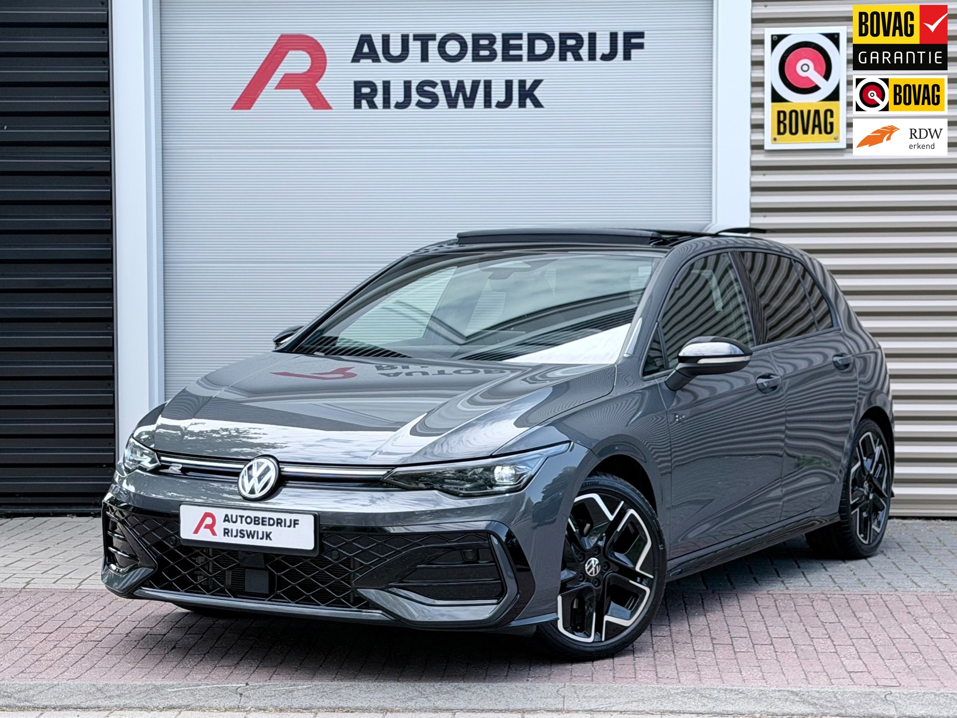 Volkswagen GOLF 1.5 eTSI R-Line (2024), foto 1