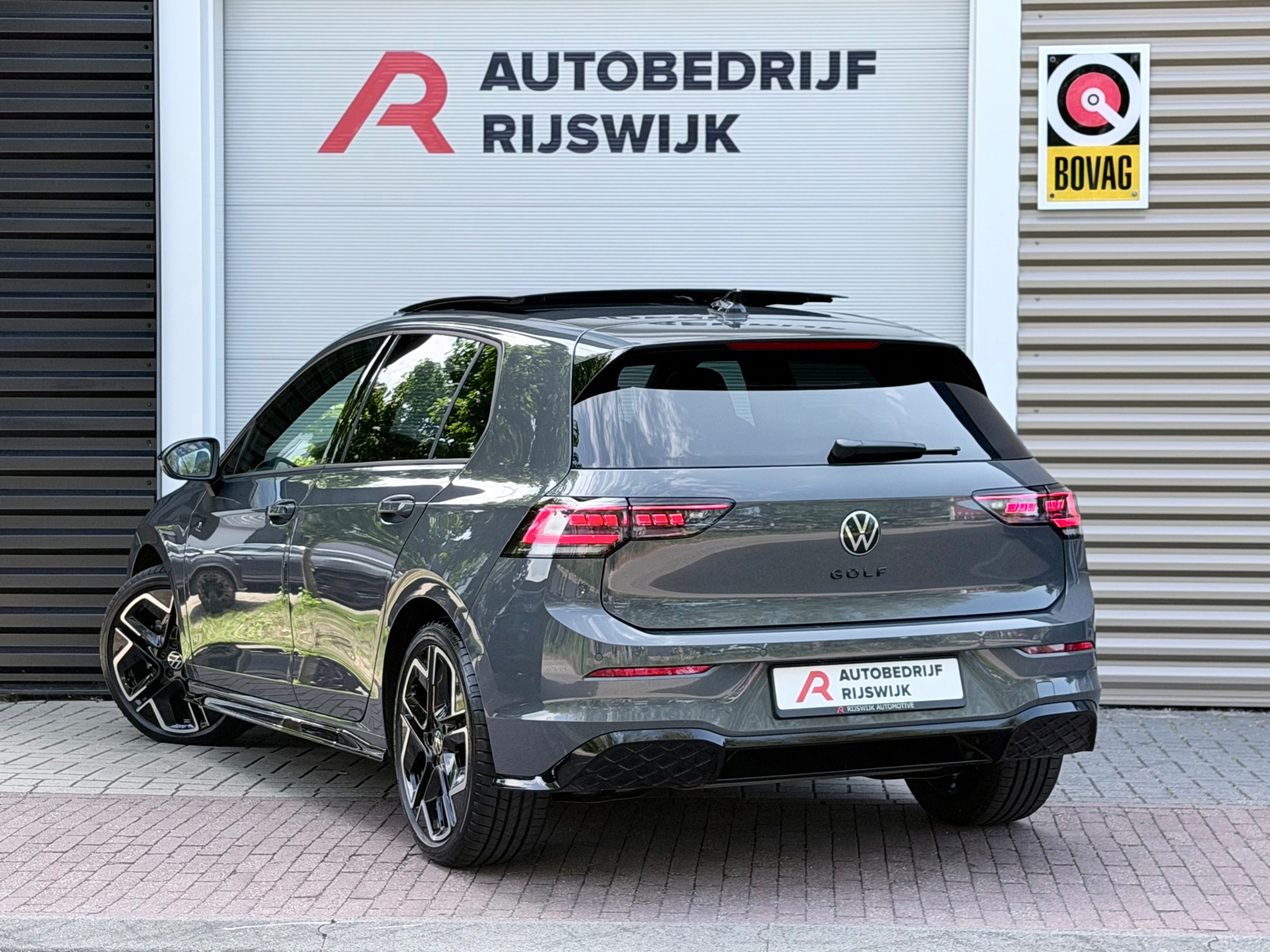 Volkswagen GOLF 1.5 eTSI R-Line (2024), foto 3