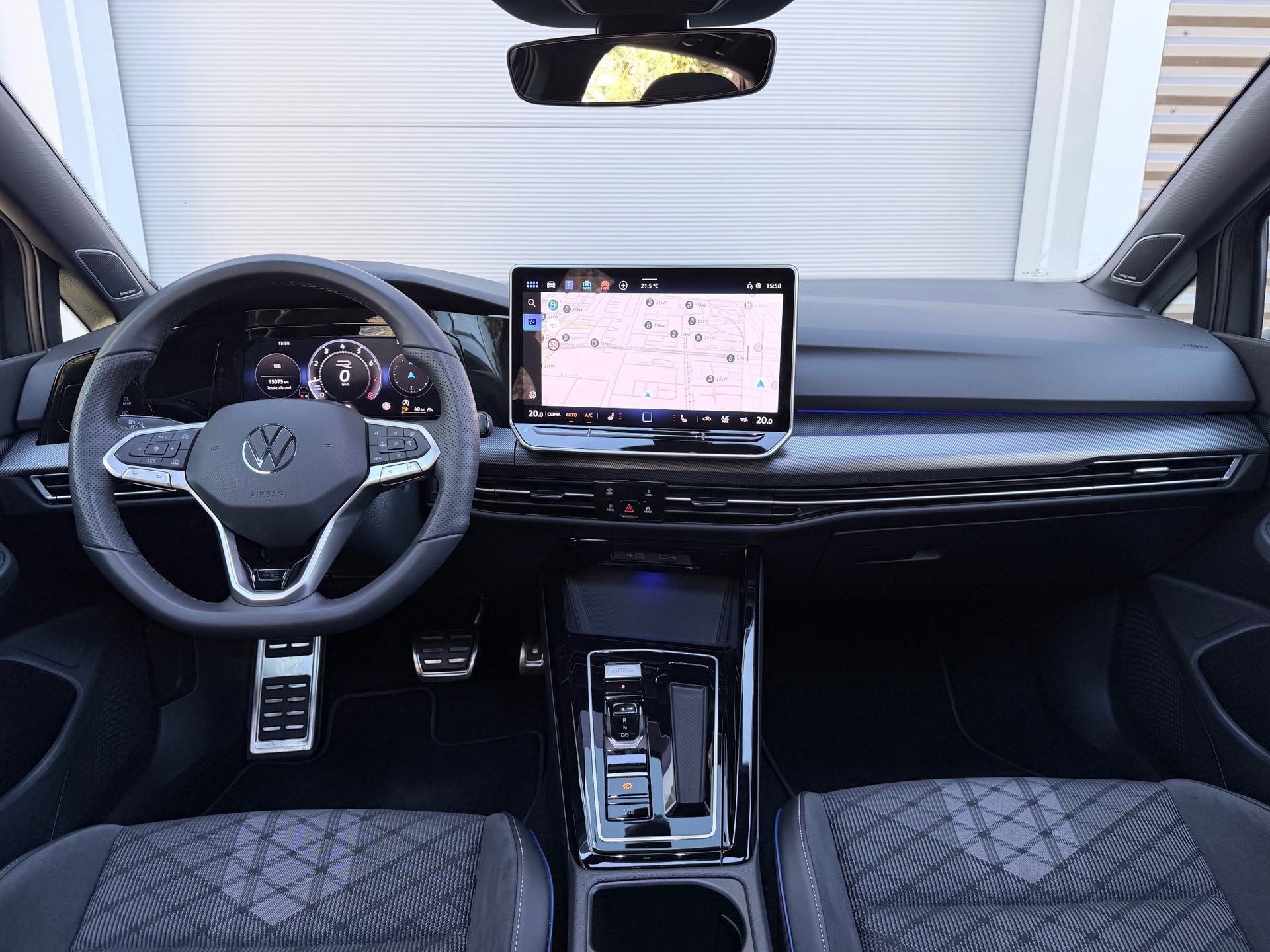 Volkswagen GOLF 1.5 eTSI R-Line (2024), foto 10