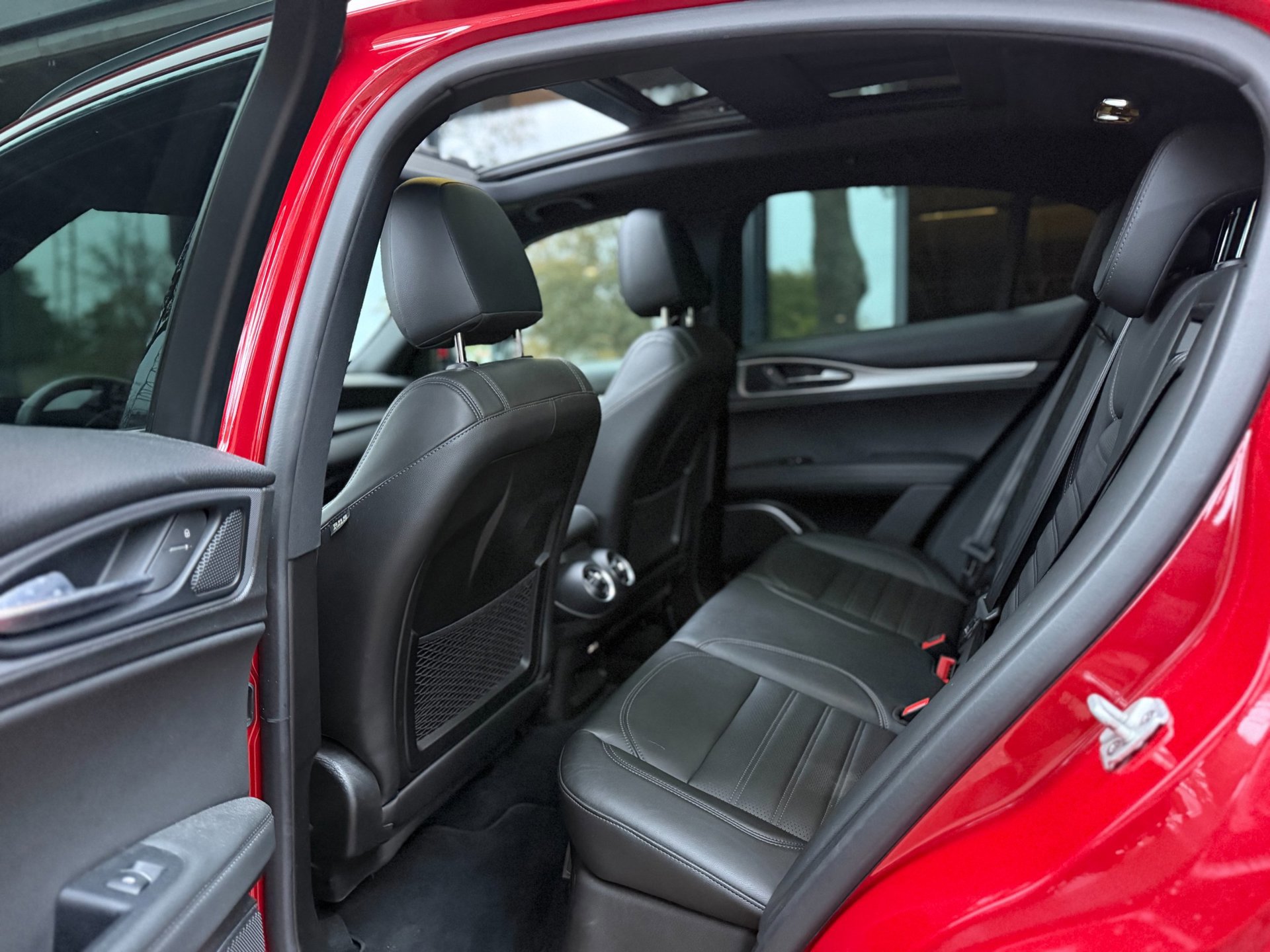 Alfa Romeo Stelvio 2.0 T AWD Special Edition (2018), foto 25