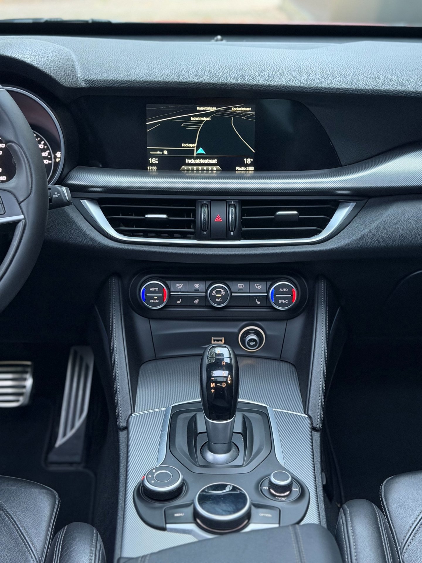 Alfa Romeo Stelvio 2.0 T AWD Special Edition (2018), foto 33