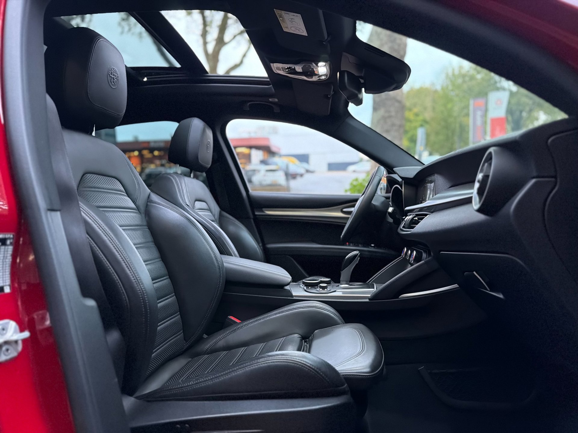 Alfa Romeo Stelvio 2.0 T AWD Special Edition (2018), foto 8