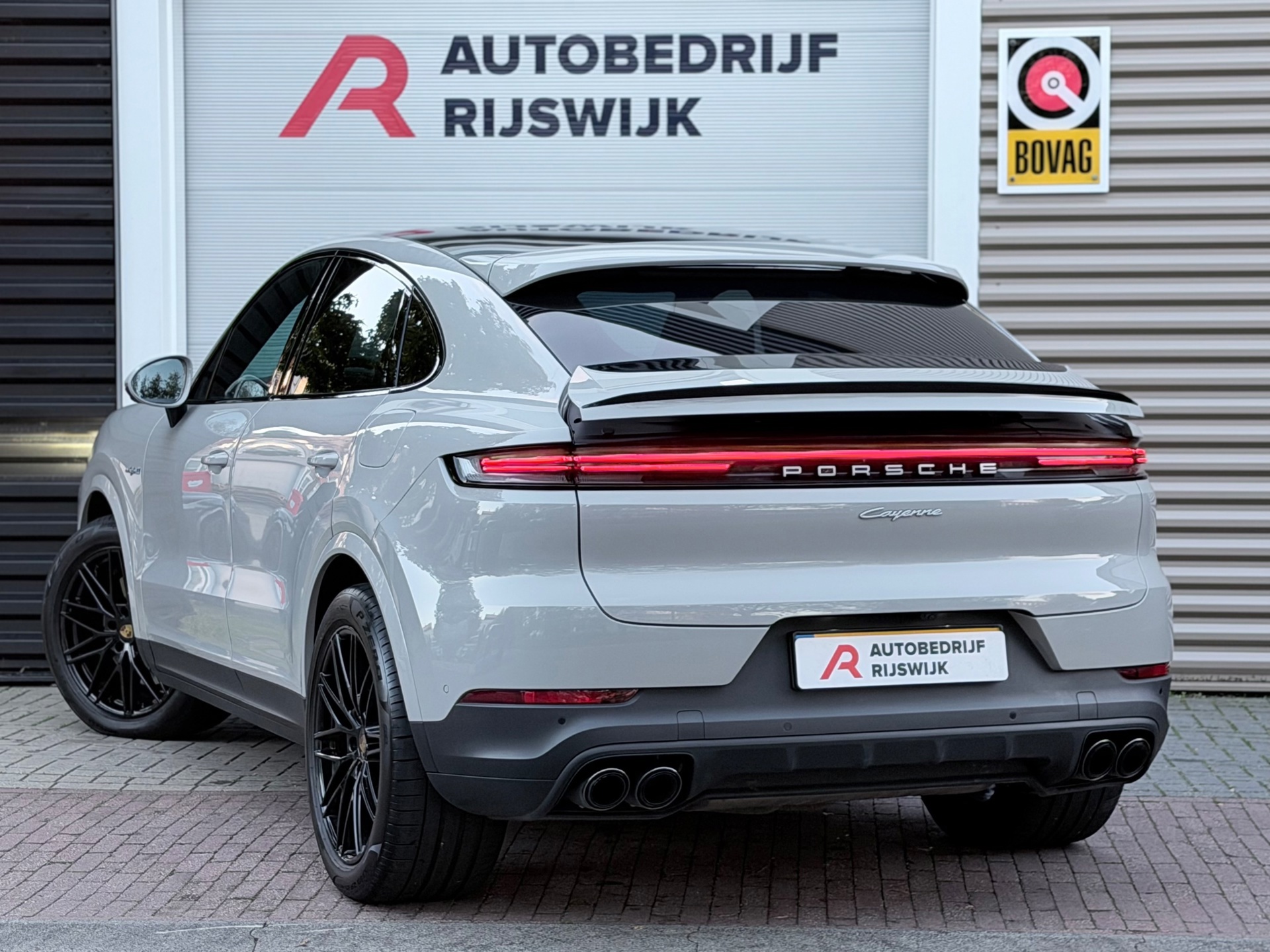 Porsche Cayenne 3.0 E-Hybrid (2023), foto 3