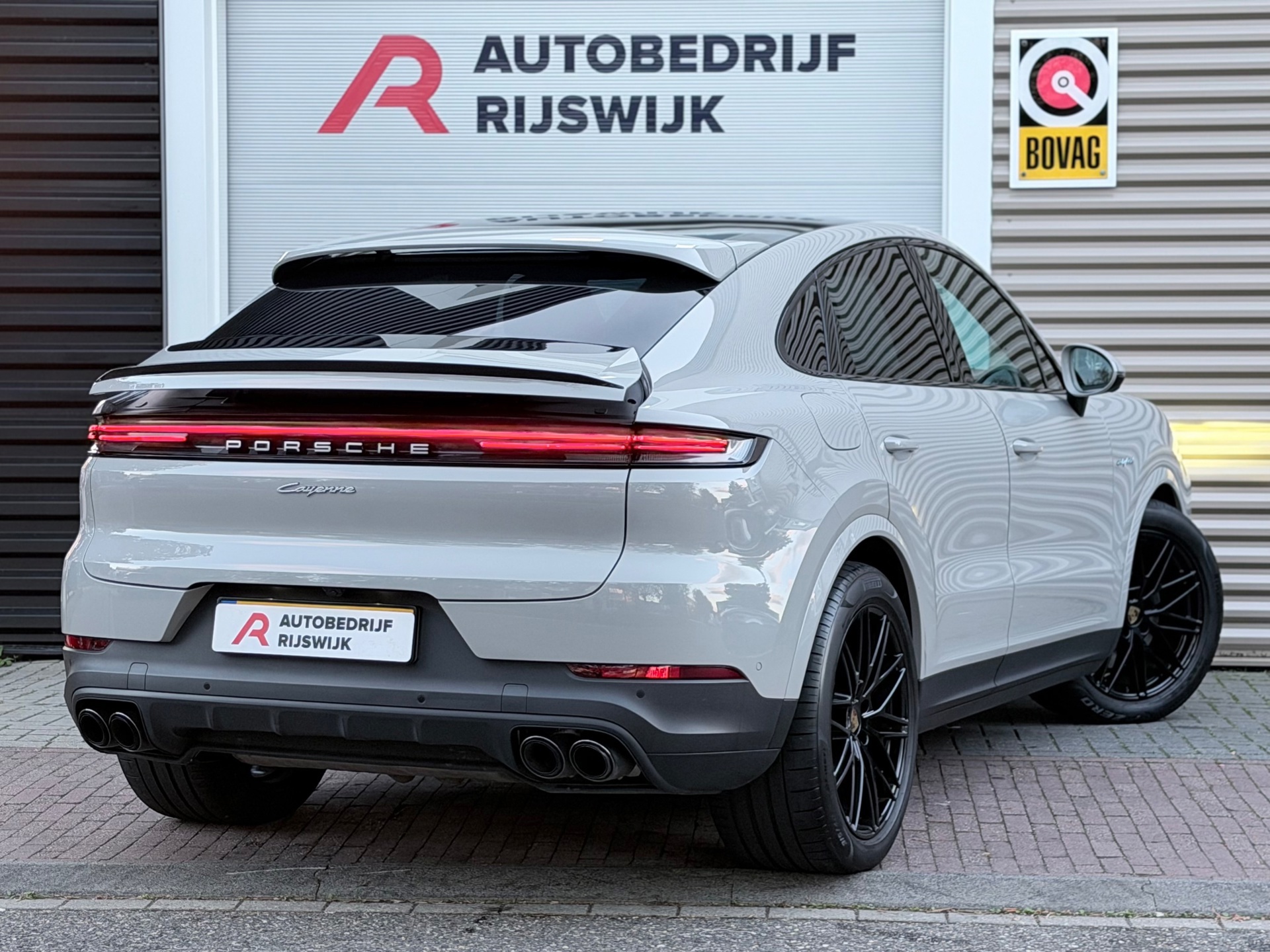 Porsche Cayenne 3.0 E-Hybrid (2023), foto 4