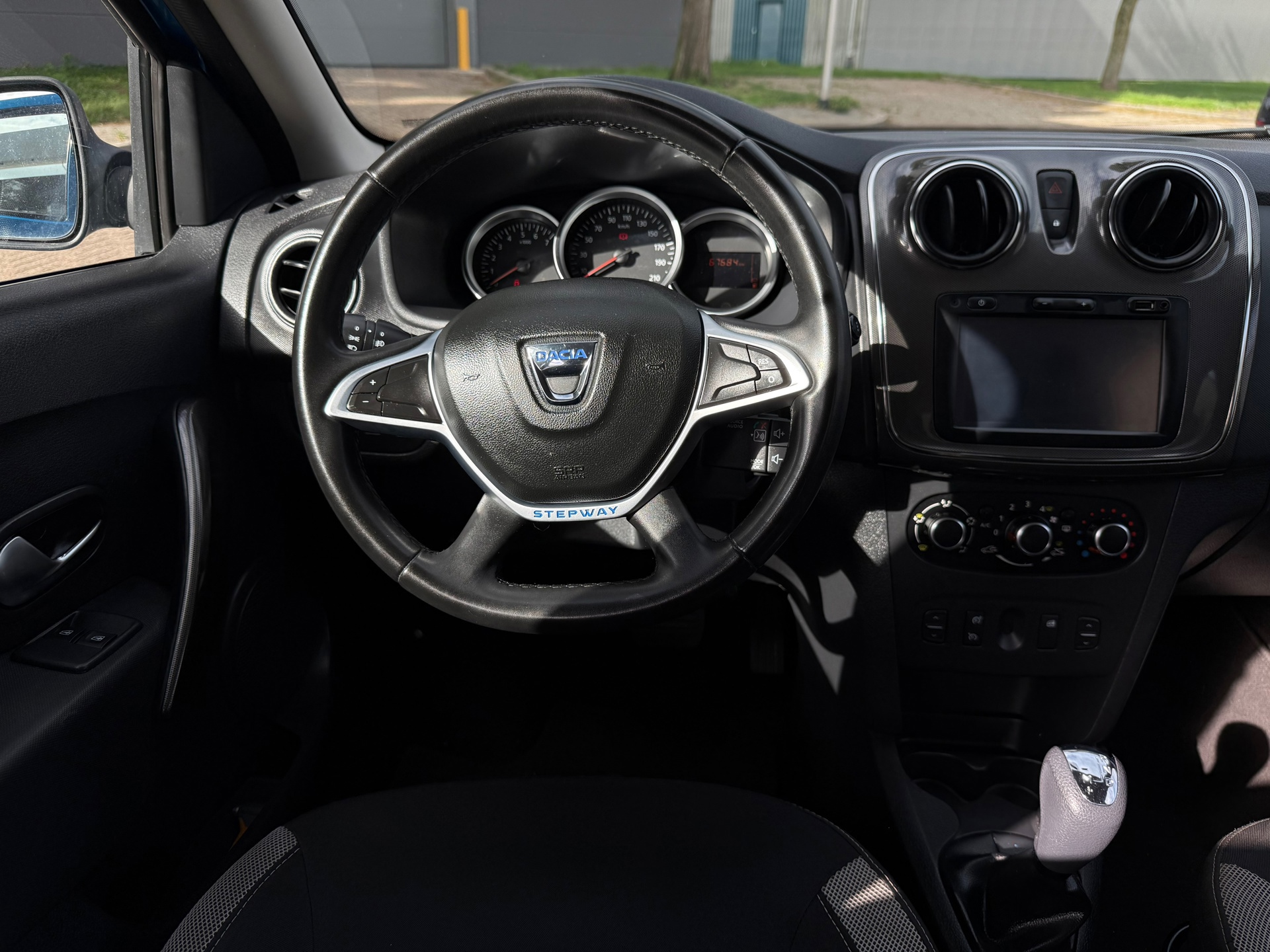 Dacia Sandero 0.9 TCe SL Stepway (2017), foto 11