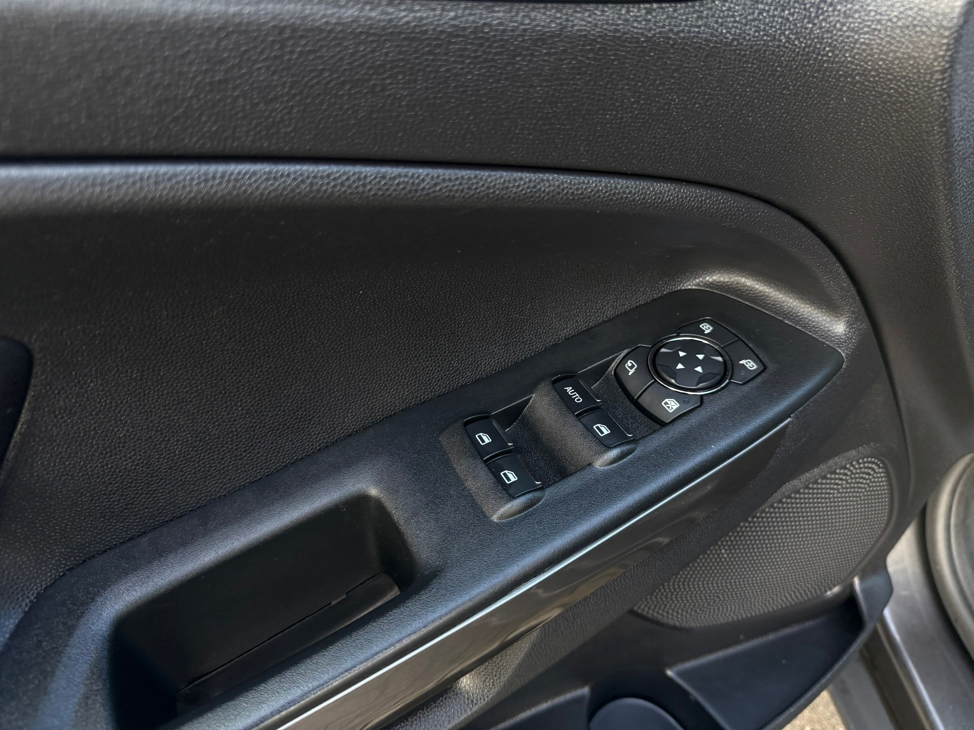 Ford EcoSport 1.0 EcoBoost Trend Ultimate125PK (2019), foto 19