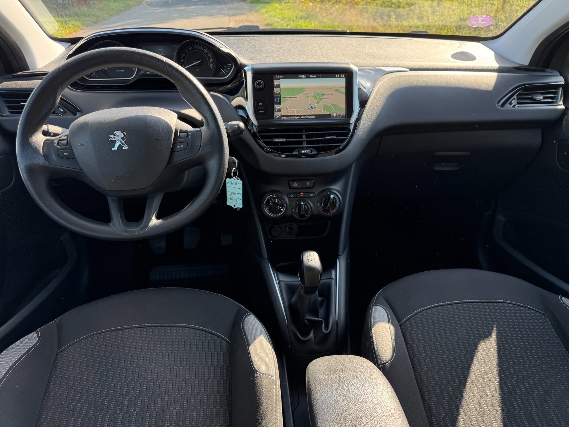 Peugeot 208 1.2 PureTech Blue Lion top (2017), foto 12