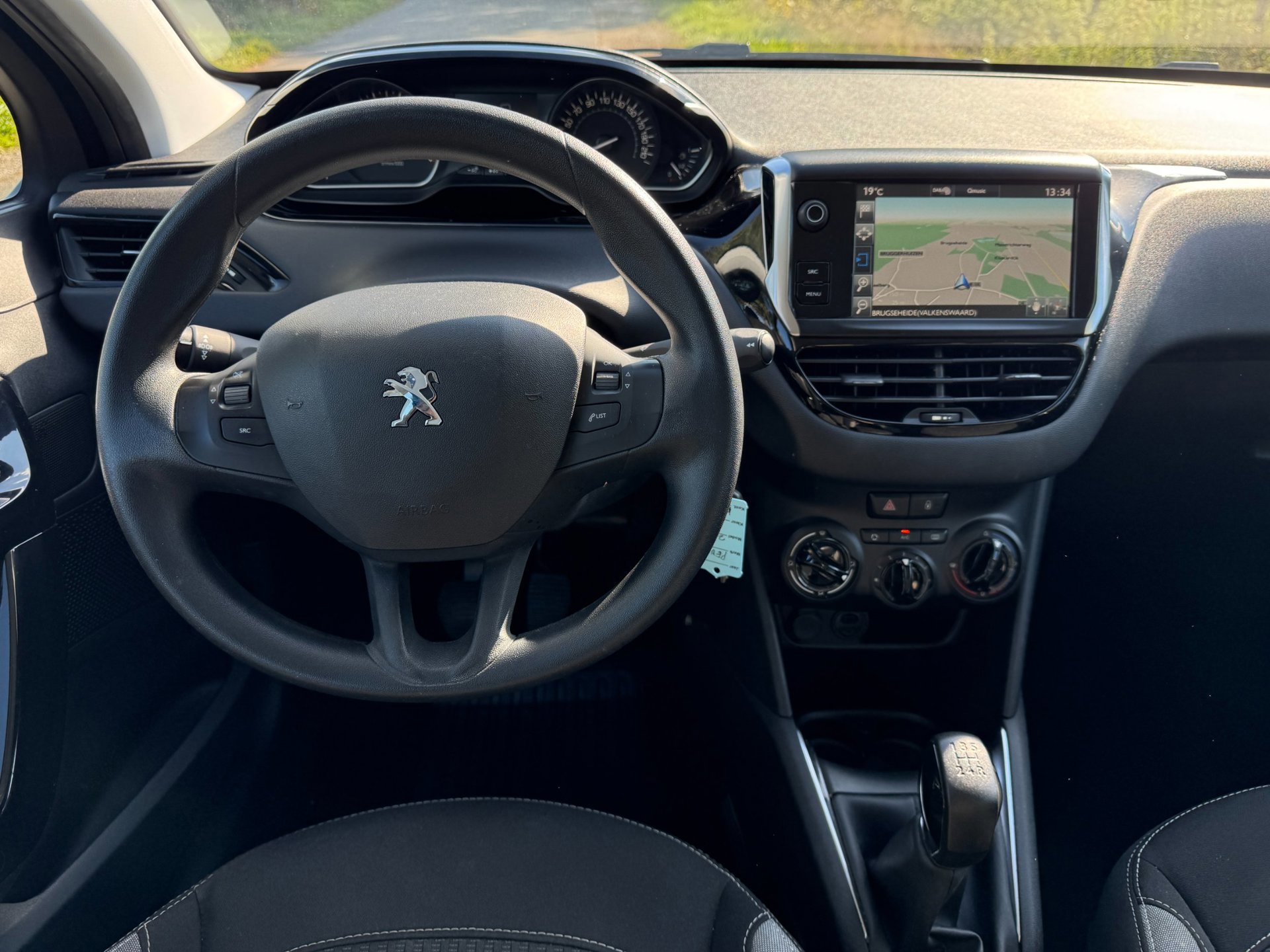 Peugeot 208 1.2 PureTech Blue Lion top (2017), foto 13