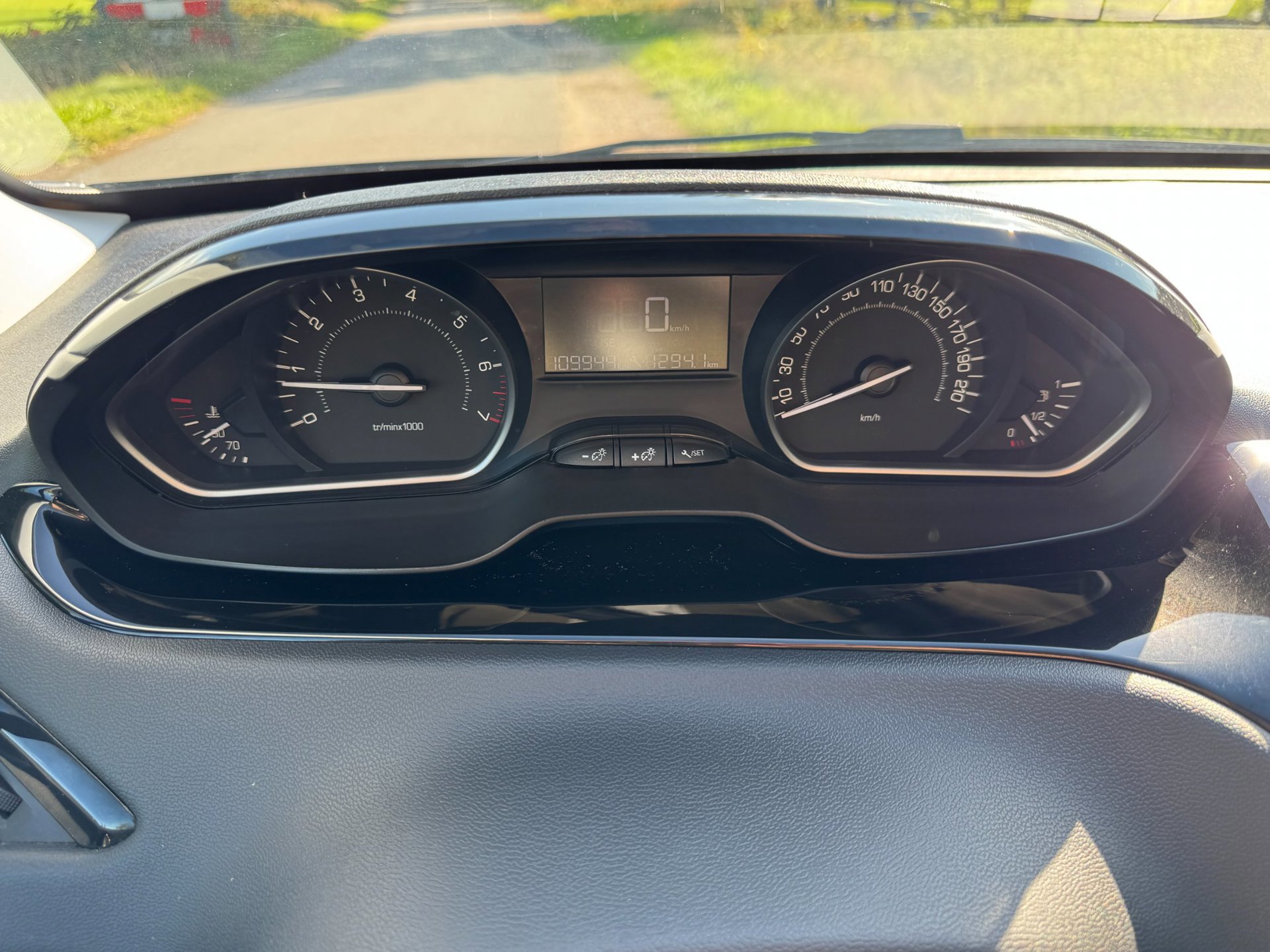Peugeot 208 1.2 PureTech Blue Lion top (2017), foto 16