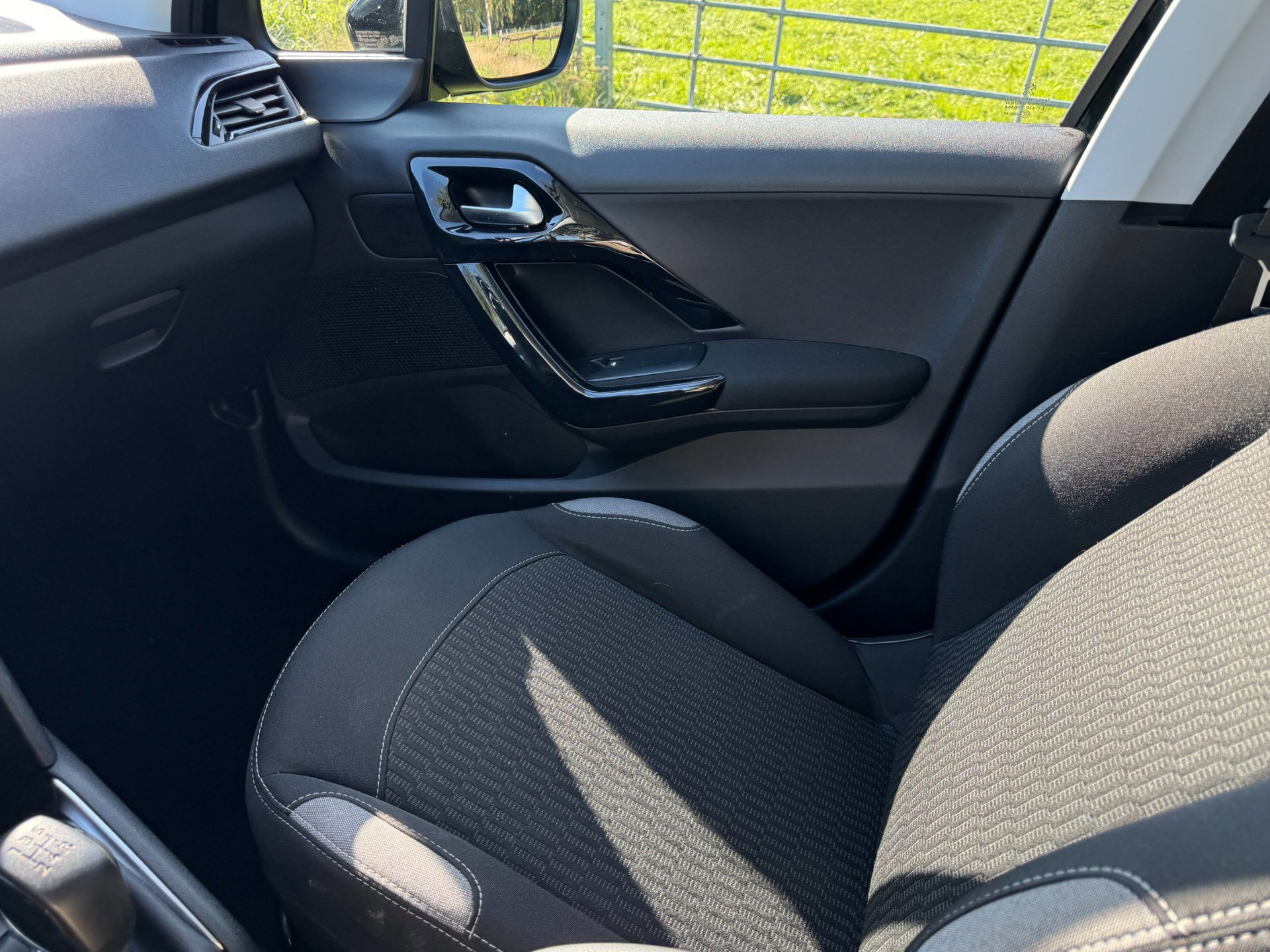 Peugeot 208 1.2 PureTech Blue Lion top (2017), foto 23