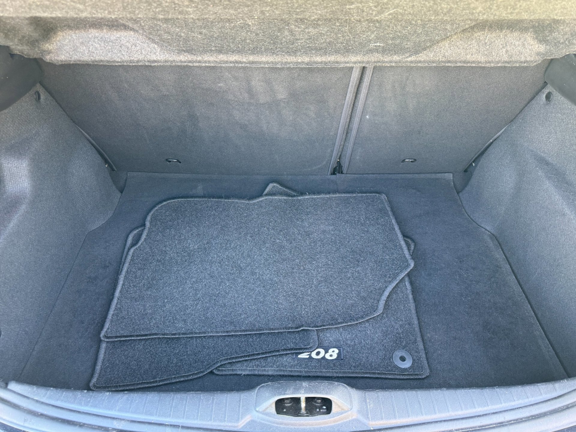 Peugeot 208 1.2 PureTech Blue Lion top (2017), foto 7