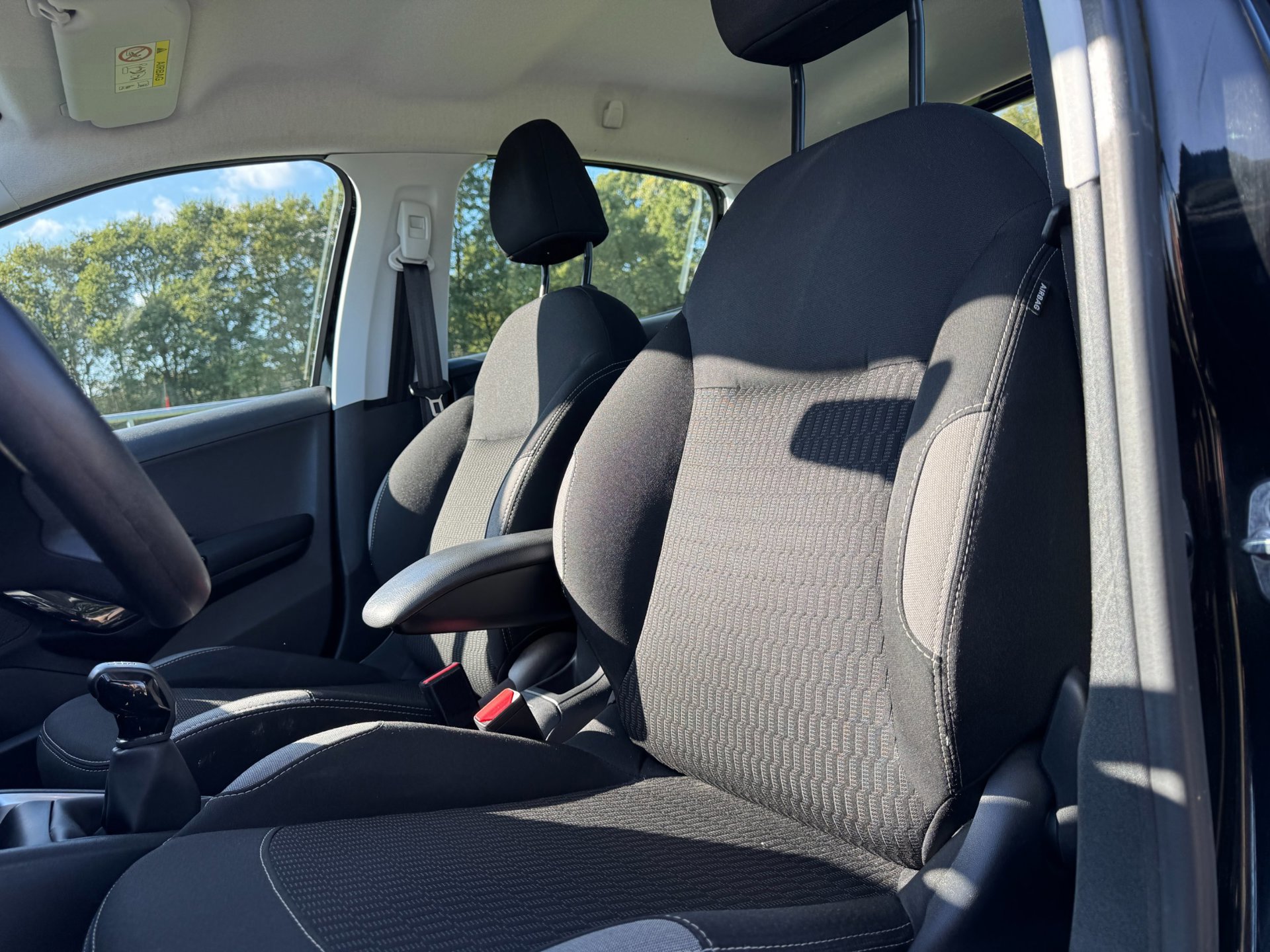 Peugeot 208 1.2 PureTech Blue Lion top (2017), foto 9