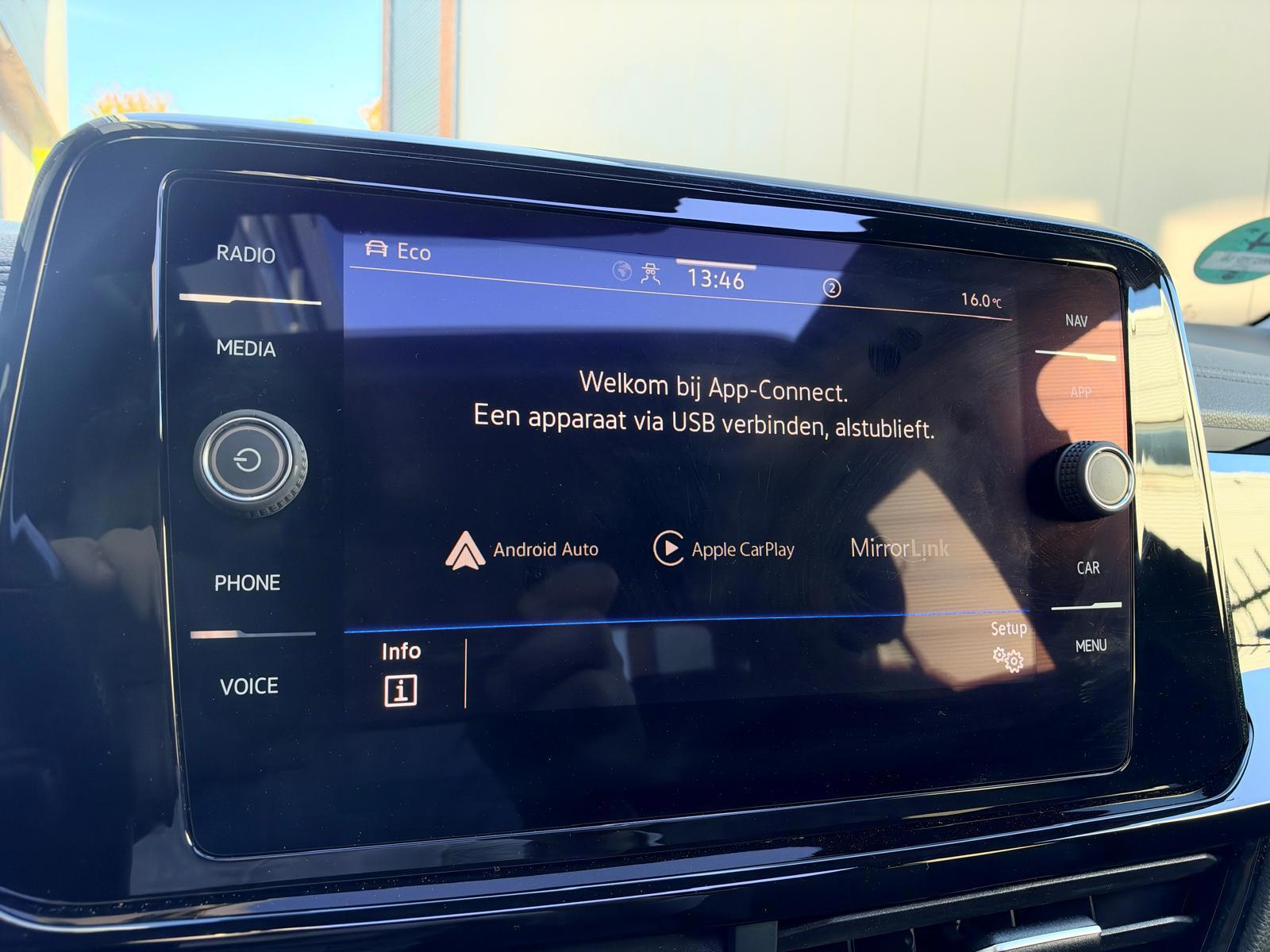 Volkswagen T-ROC 1.5 TSI R-Line Business (2022), foto 17