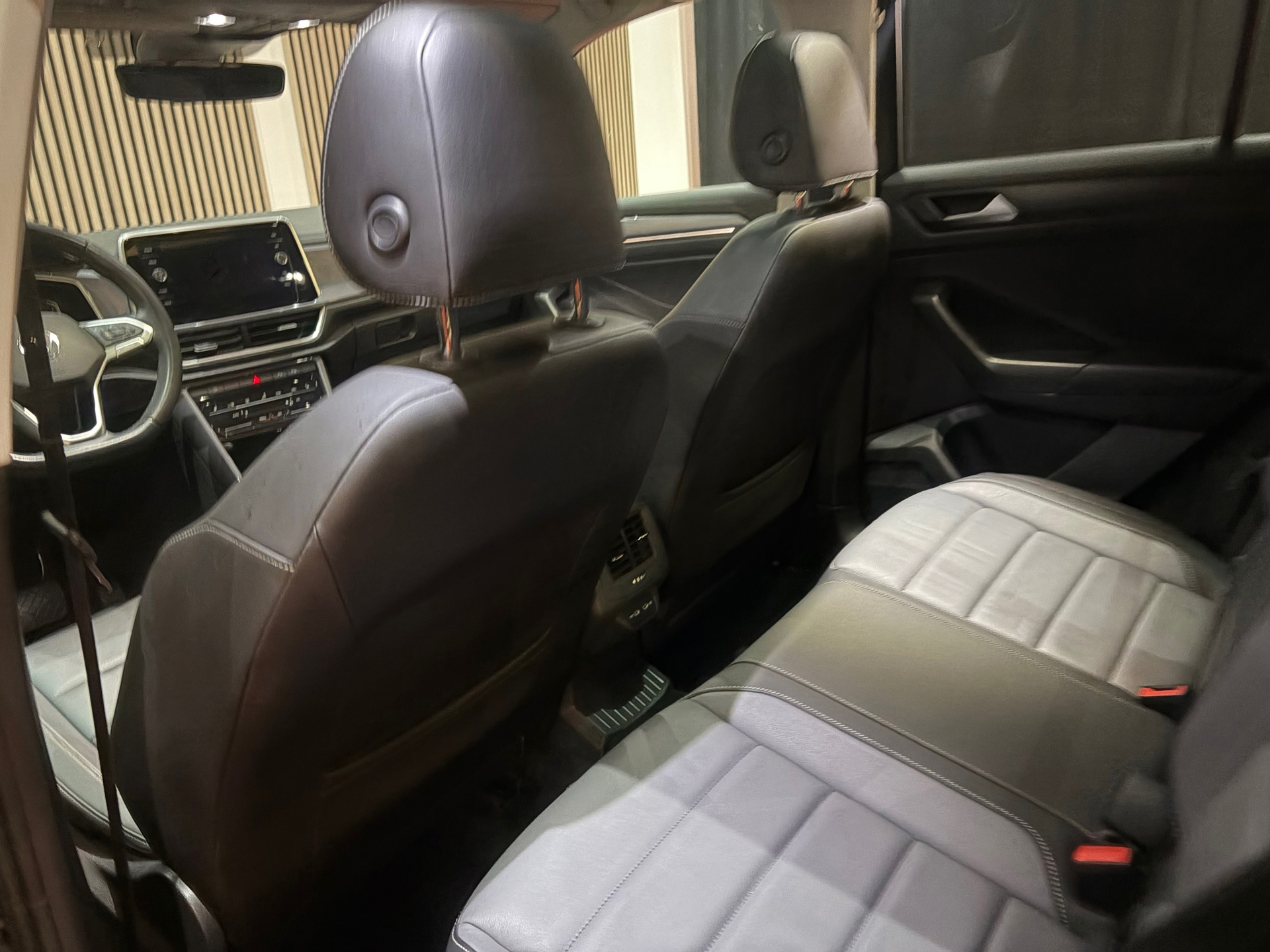 Volkswagen T-Roc 1.5 TSI Style (2022), foto 25
