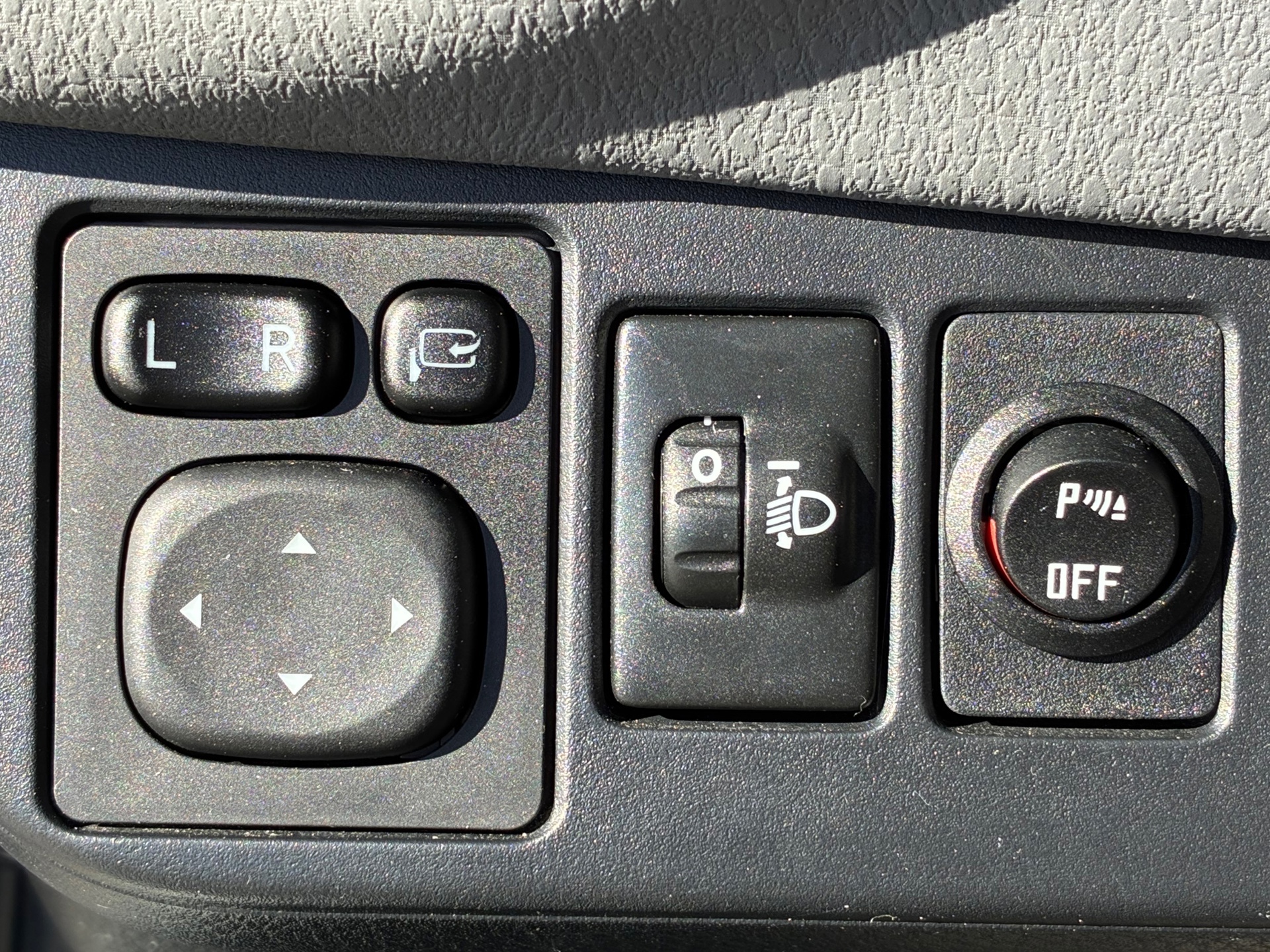 Toyota Yaris 1.5 Hybrid Dynamic Bi-Tone (2016), foto 25
