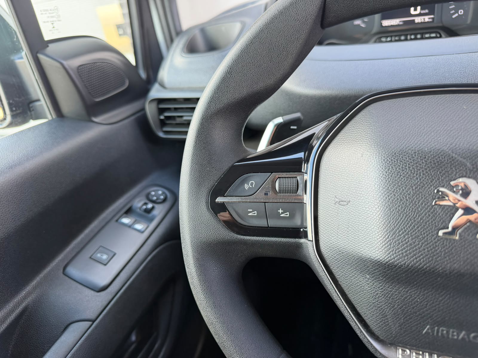 Peugeot Partner 1.5 BlueHDI Asphalt (2019), foto 13