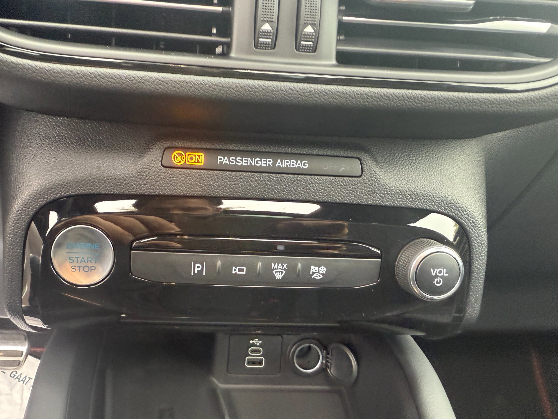 Ford KUGA 2.5 PHEV ST-Line X (2026), foto 22
