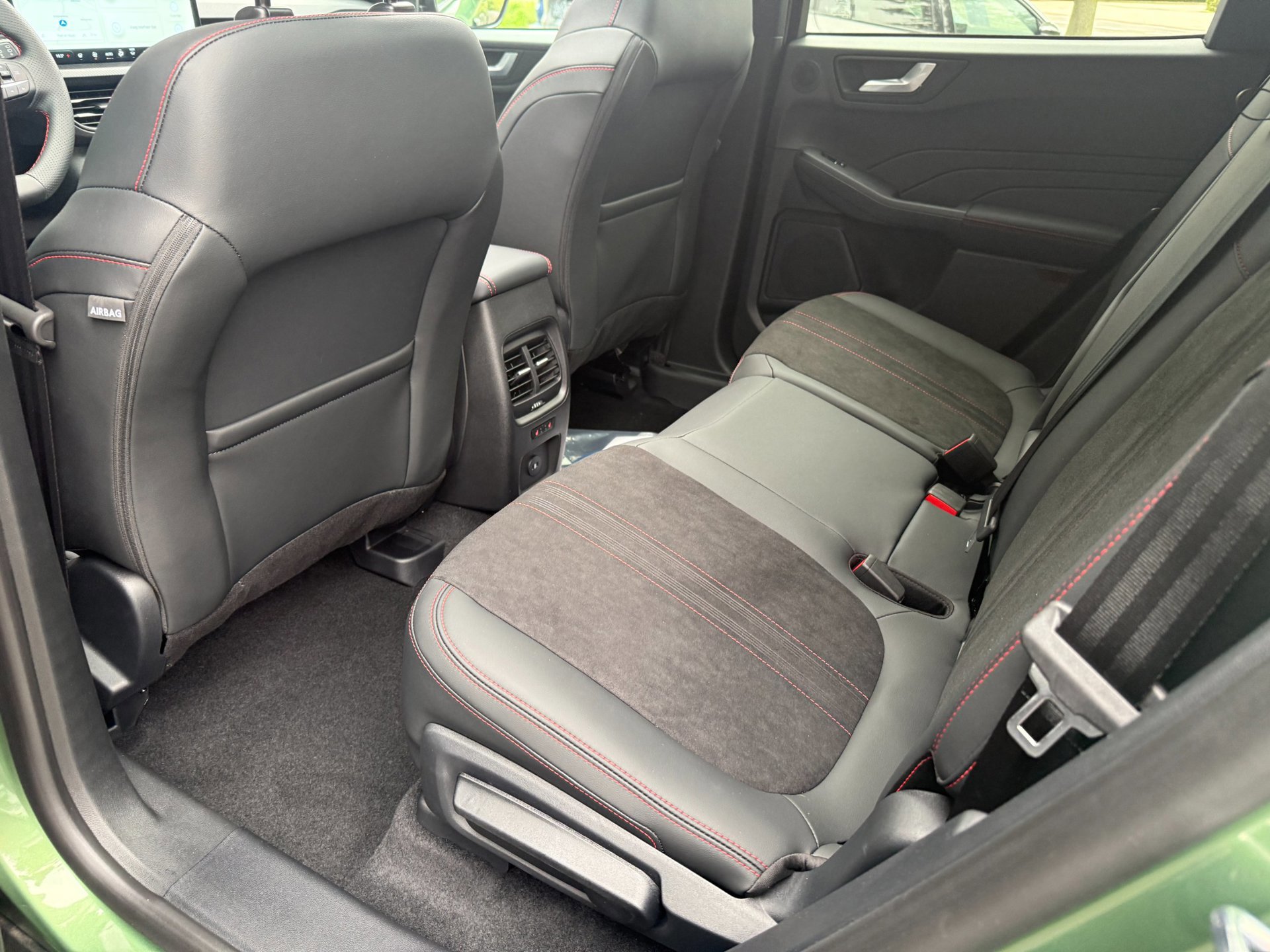 Ford KUGA 2.5 PHEV ST-Line X (2026), foto 30