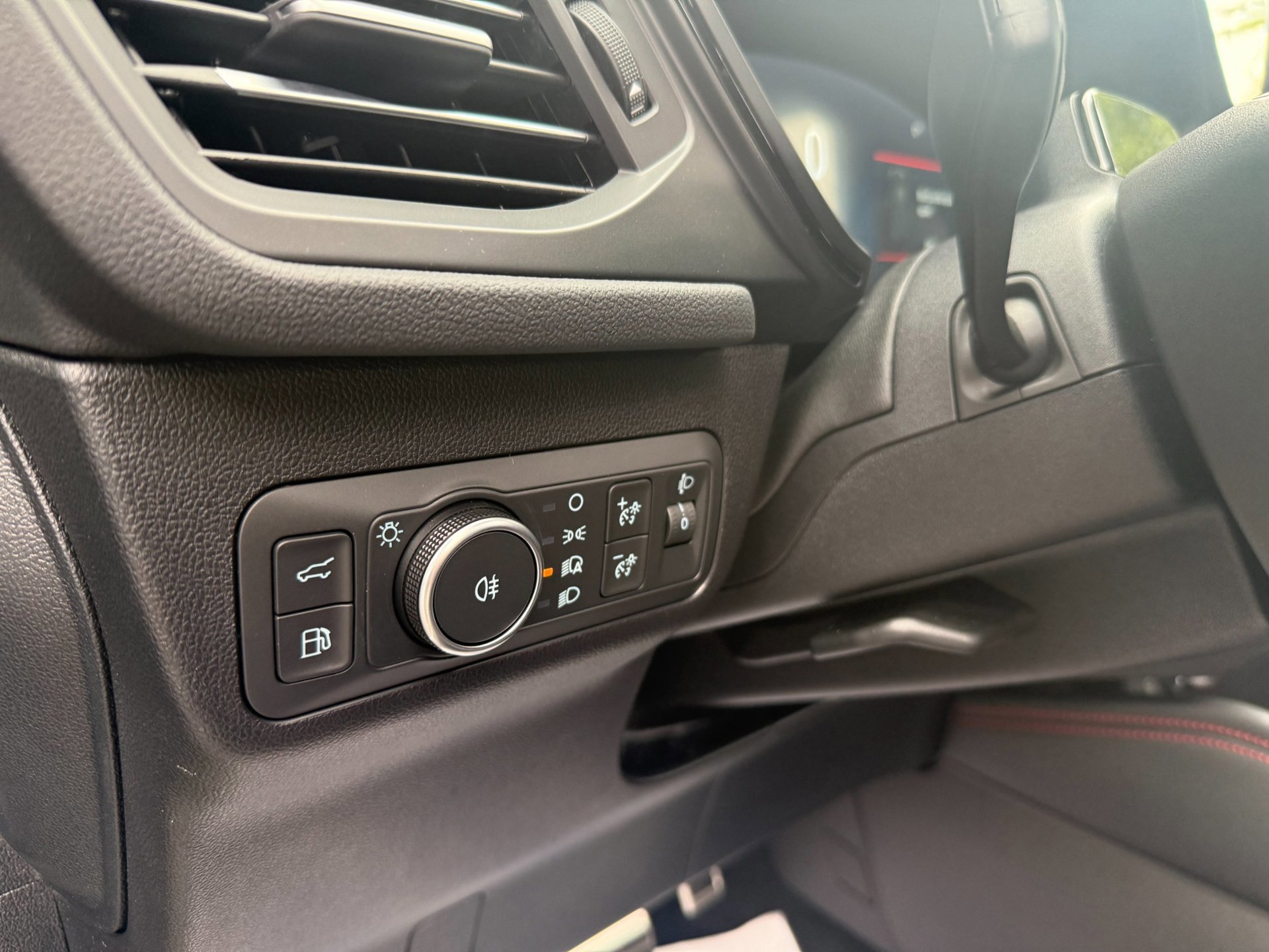 Ford KUGA 2.5 PHEV ST-Line X (2026), foto 10