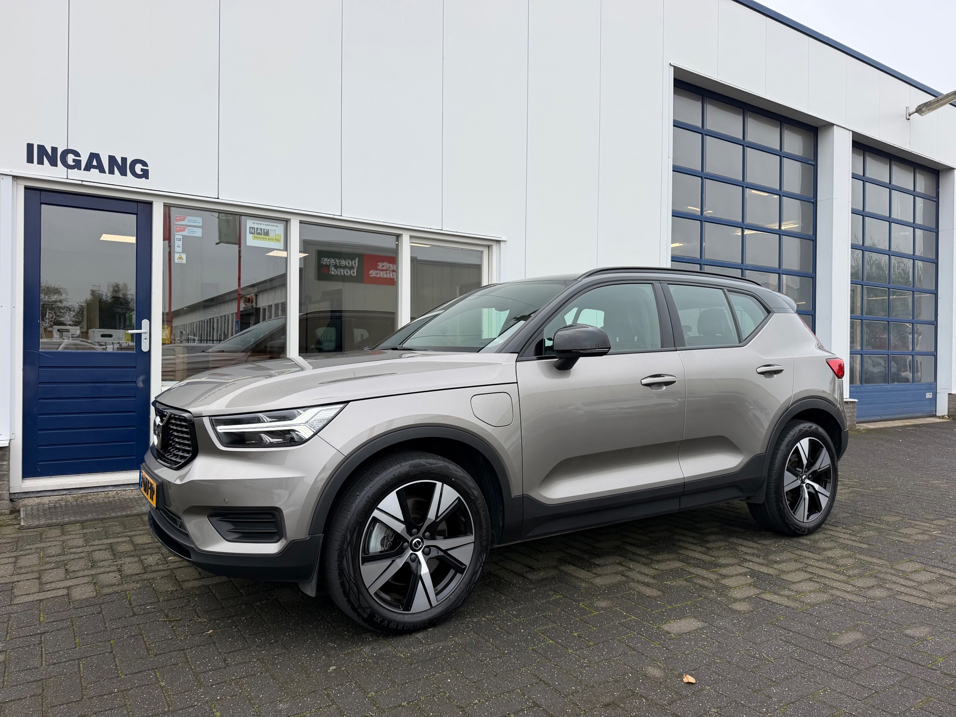 Volvo XC40 1.5 T4 Recharge R-Design (2021), foto 2