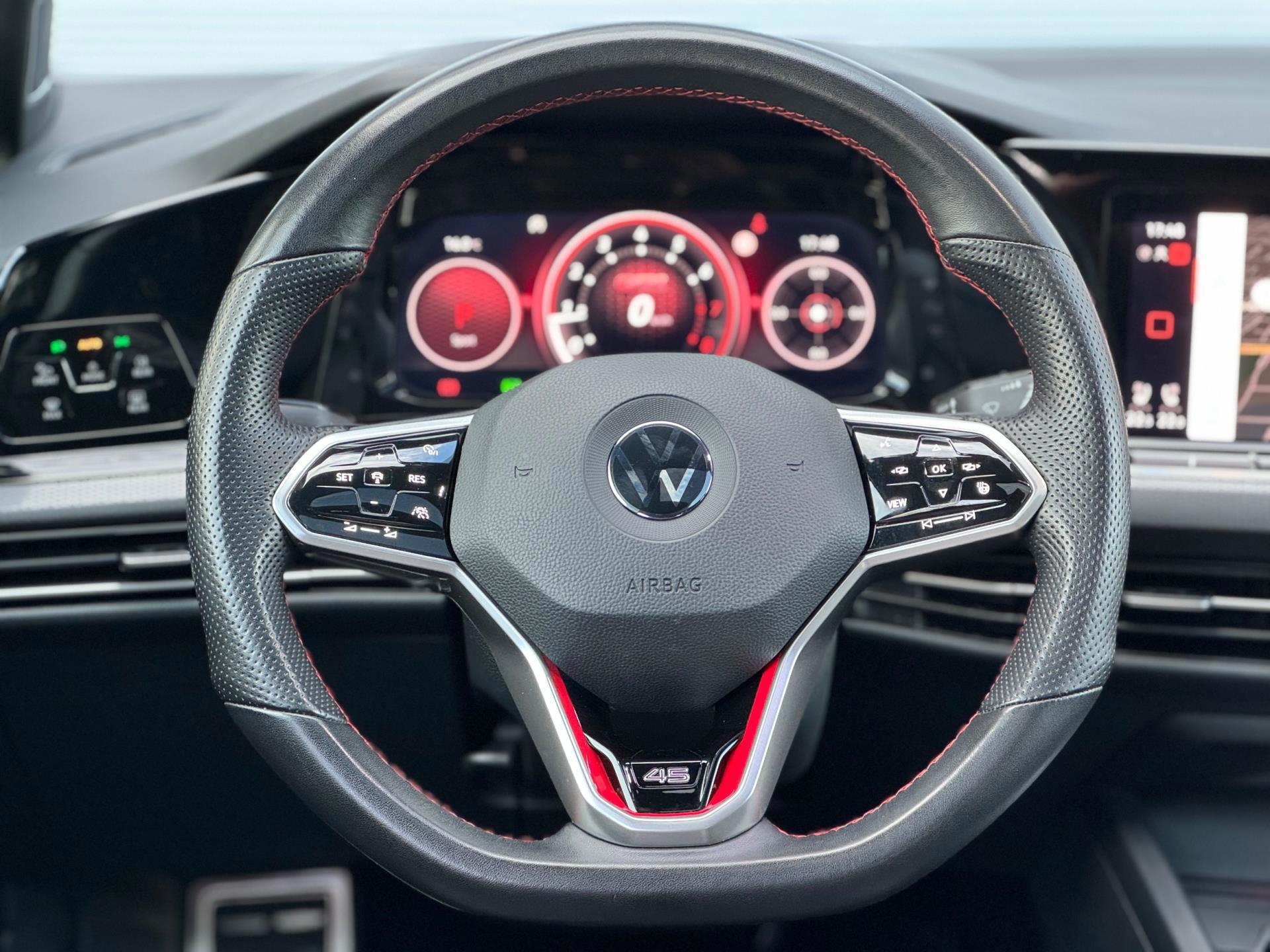 Volkswagen Golf 2.0 TSI Clubsport 45 Akra (2022), foto 17