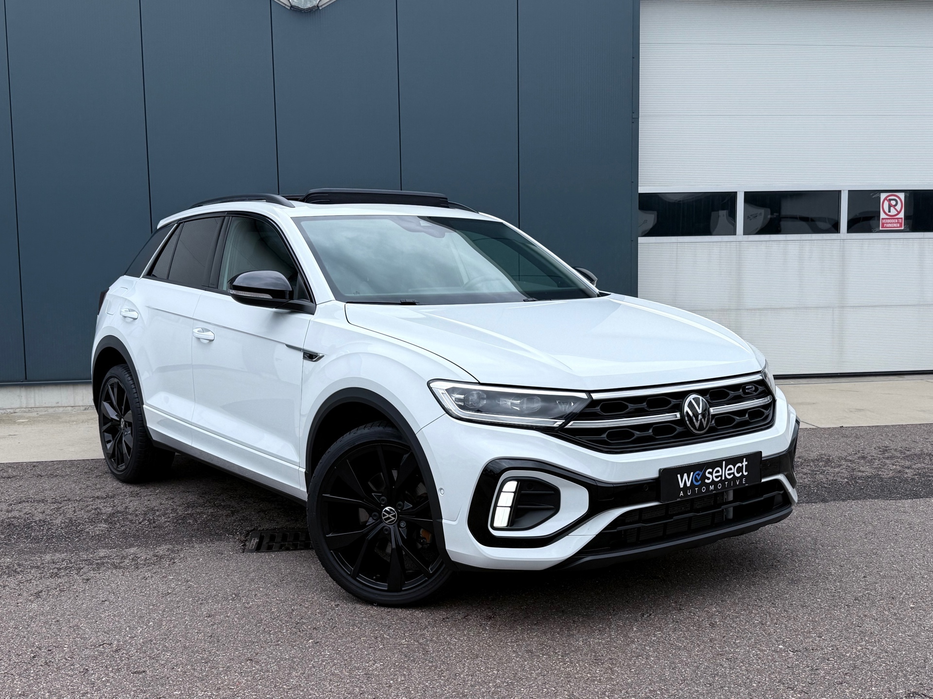 Volkswagen T-Roc 1.5 TSI R-Line (2023), foto 1