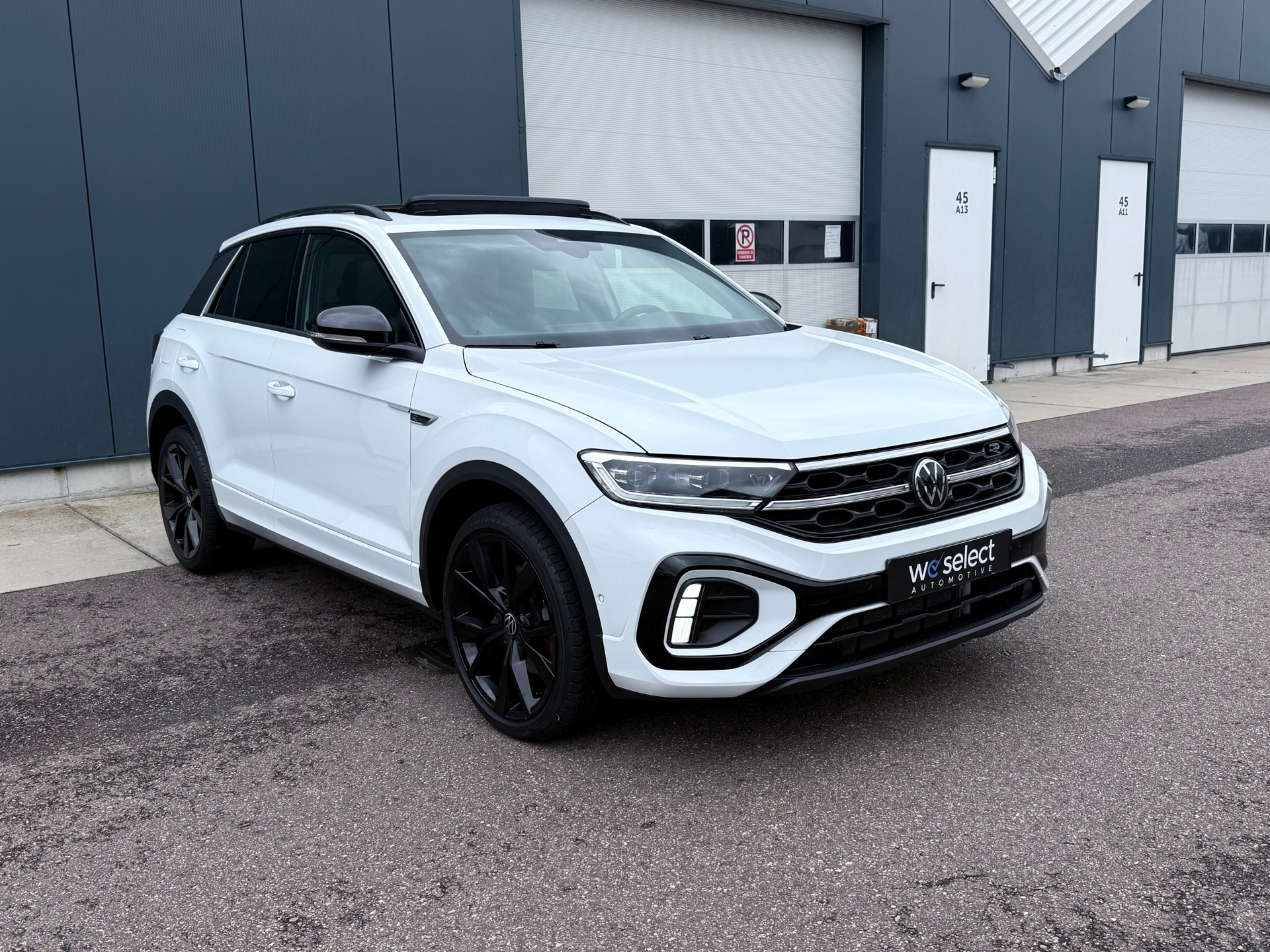 Volkswagen T-Roc 1.5 TSI R-Line (2023), foto 2