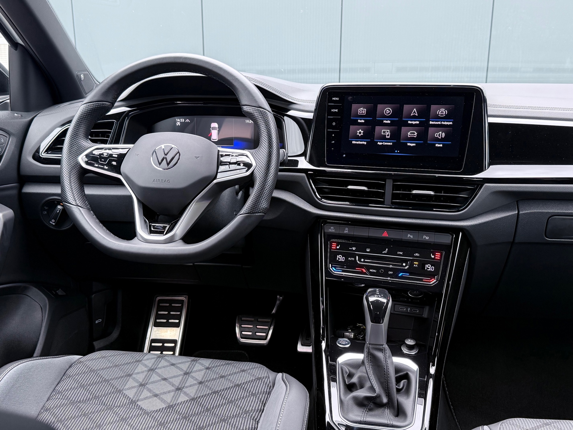 Volkswagen T-Roc 1.5 TSI R-Line (2023), foto 12