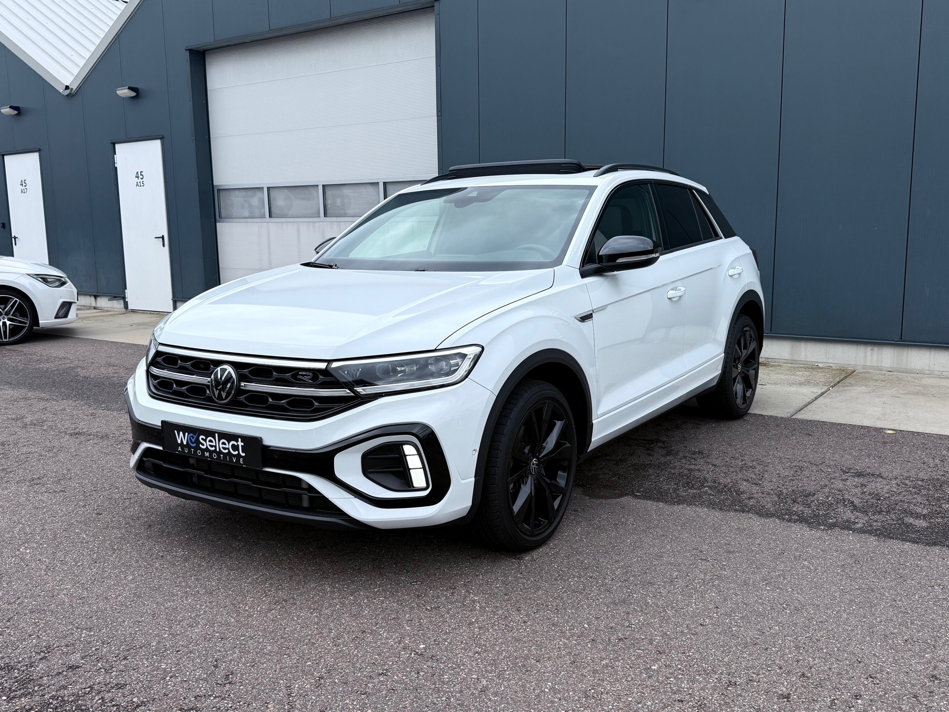 Volkswagen T-Roc 1.5 TSI R-Line (2023), foto 4