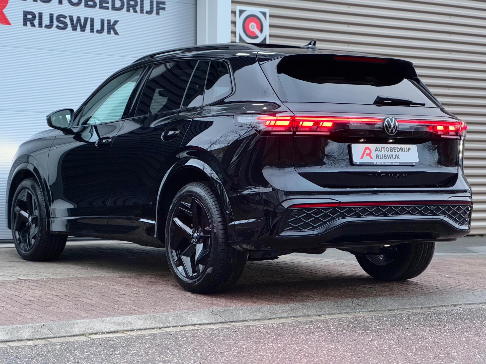 Volkswagen Tiguan 1.5 eTSI R-Line (2025), foto 10