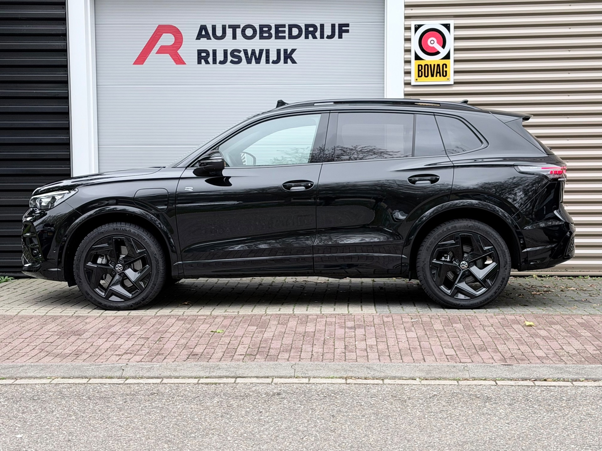 Volkswagen Tiguan 1.5 eHybrid R-Line (2025), foto 2