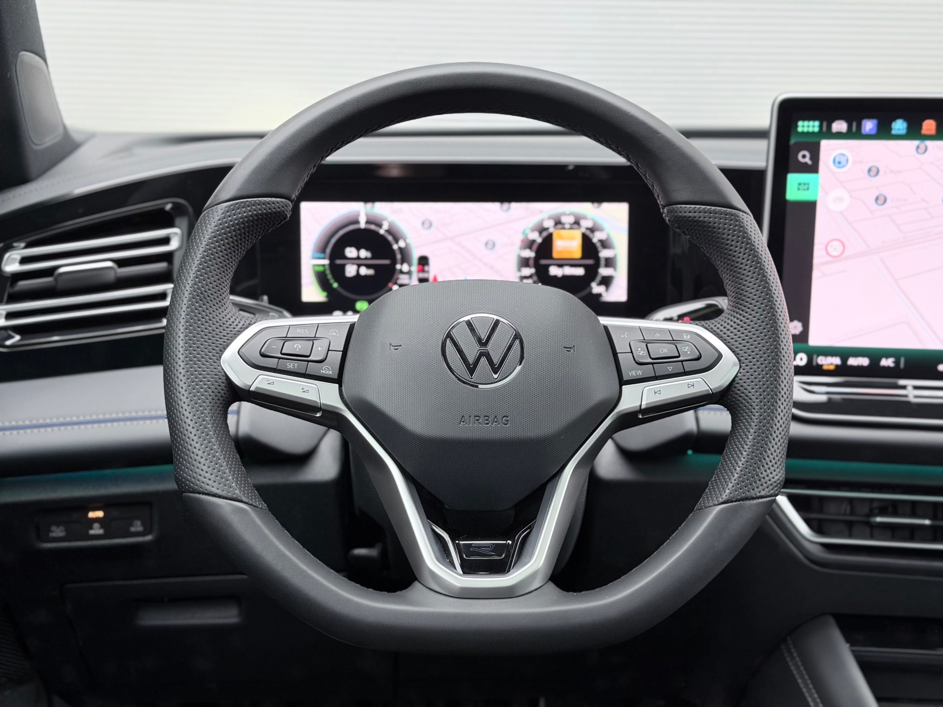 Volkswagen Tiguan 1.5 eHybrid R-Line (2025), foto 16