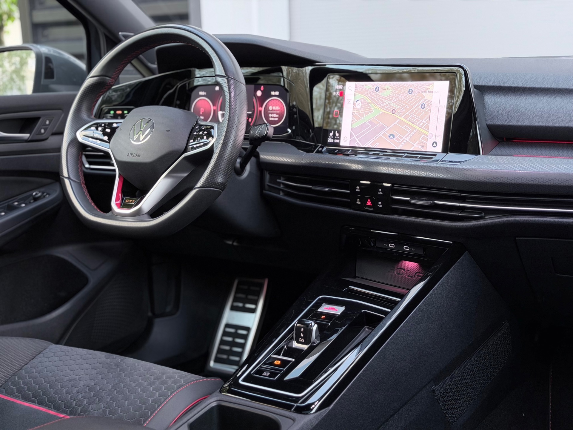 Volkswagen Golf 2.0 TSI Clubsport Akra (2023), foto 16