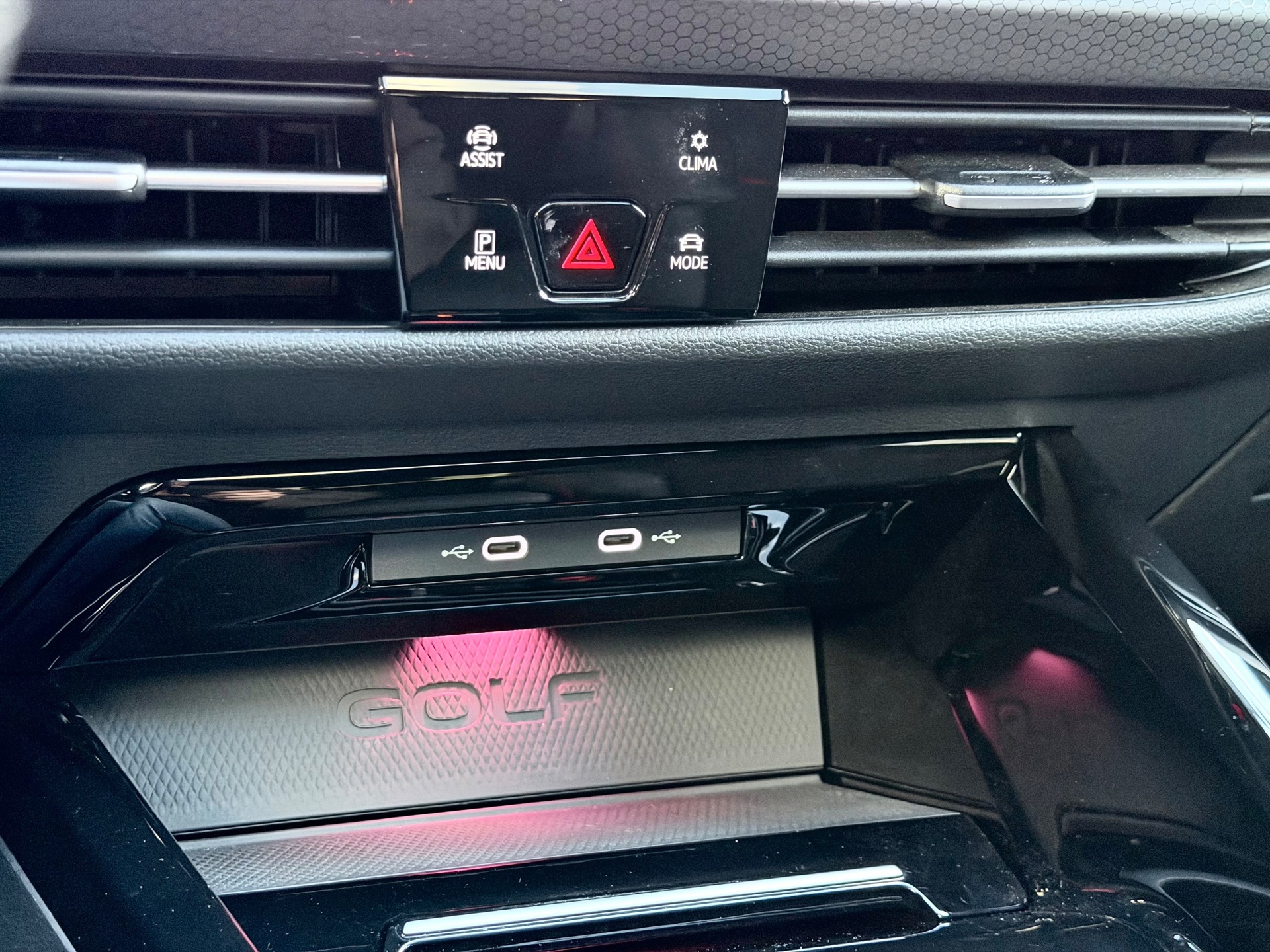 Volkswagen Golf 2.0 TSI Clubsport Akra (2023), foto 18