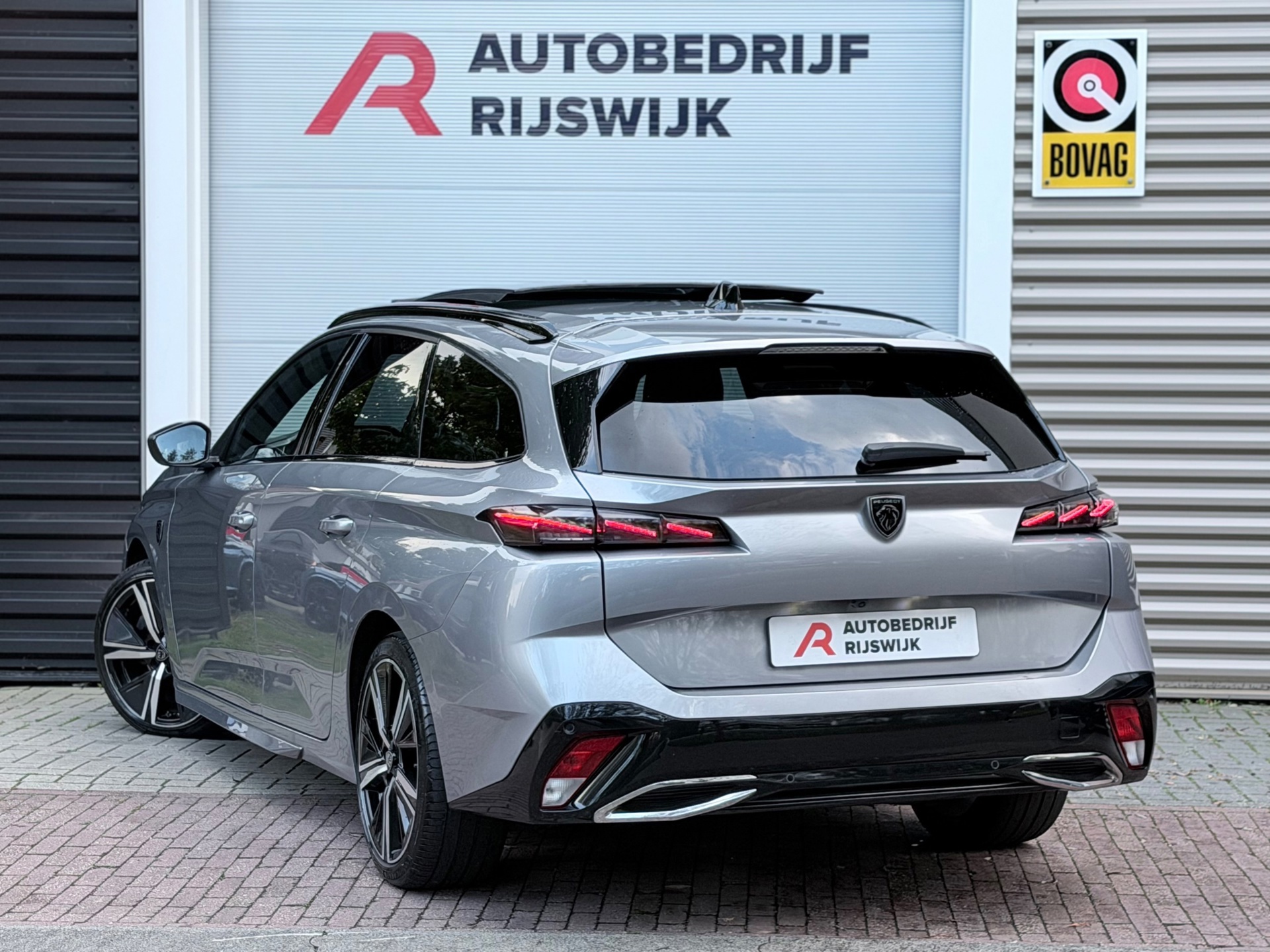 Peugeot 308 SW 1.2 PureTech GT Pack Business Massage (2022), foto 3