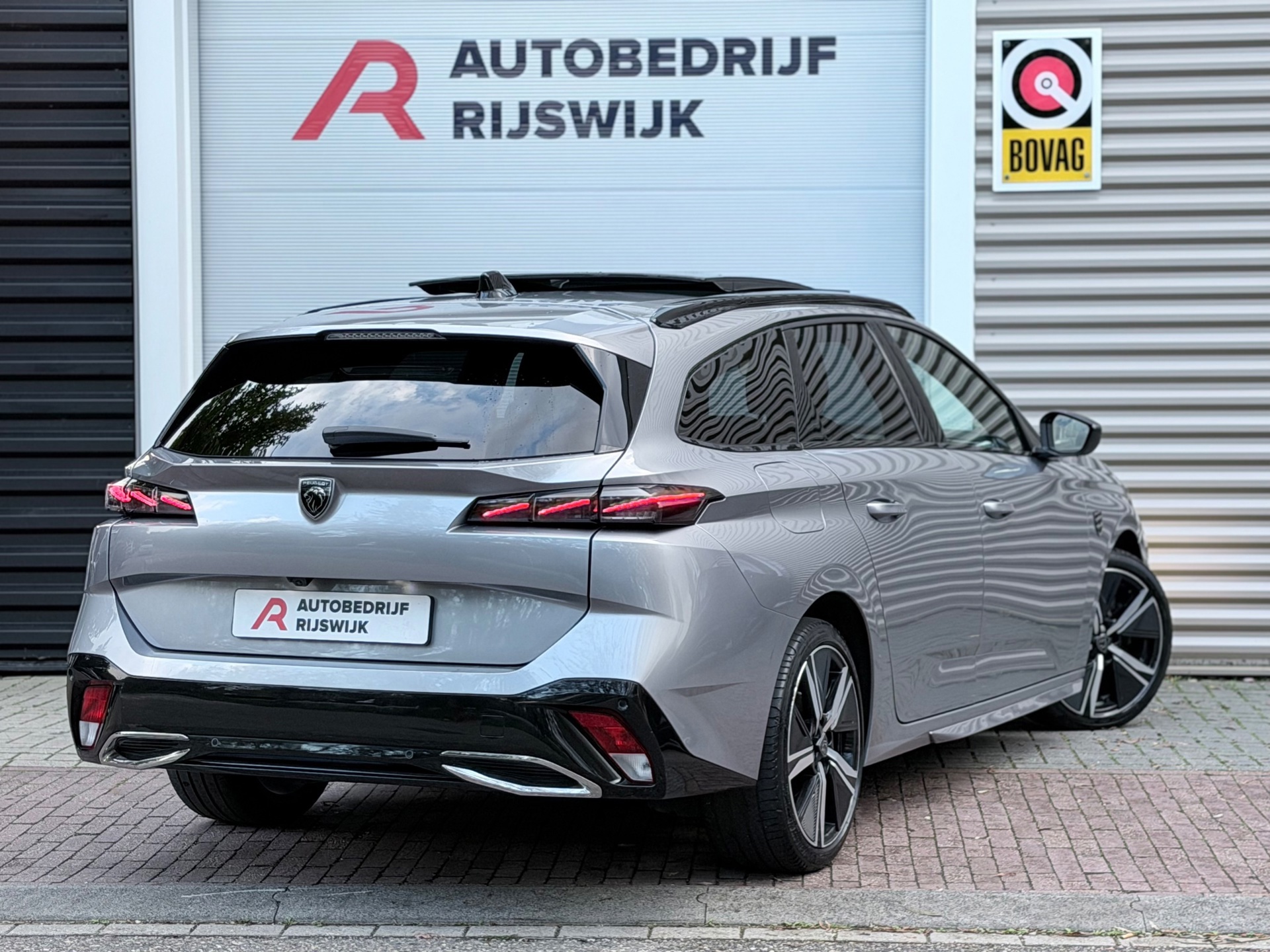 Peugeot 308 SW 1.2 PureTech GT Pack Business Massage (2022), foto 4