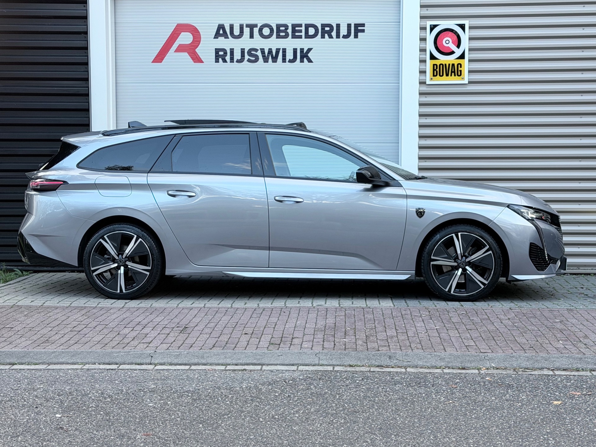 Peugeot 308 SW 1.2 PureTech GT Pack Business Massage (2022), foto 5